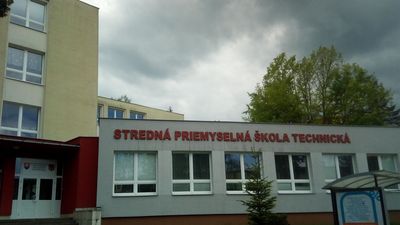 File:Stredná priemyselná škola technická, Bardejov.jpg - Wikimedia Commons