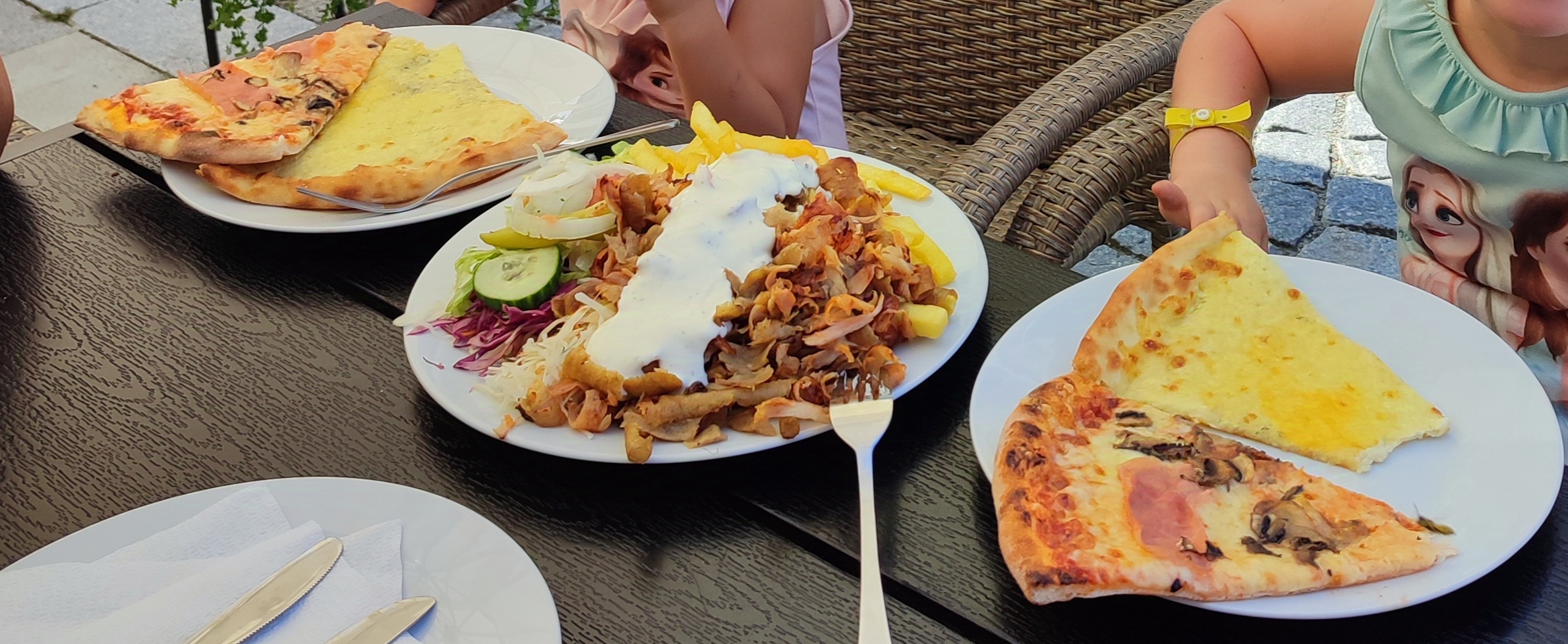 Kebab&Pizza familia foto 2