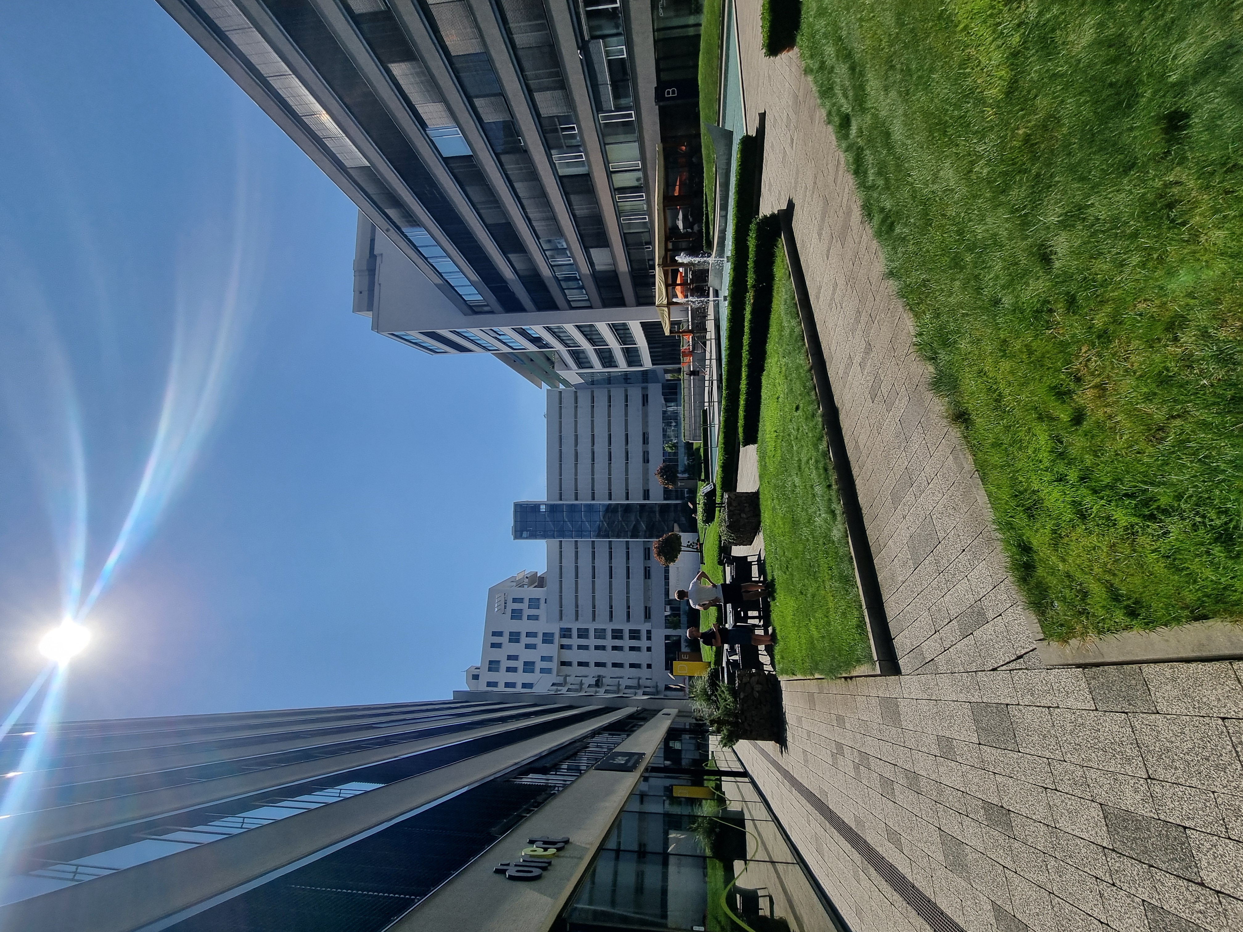 Business Complex TITANIUM foto 3