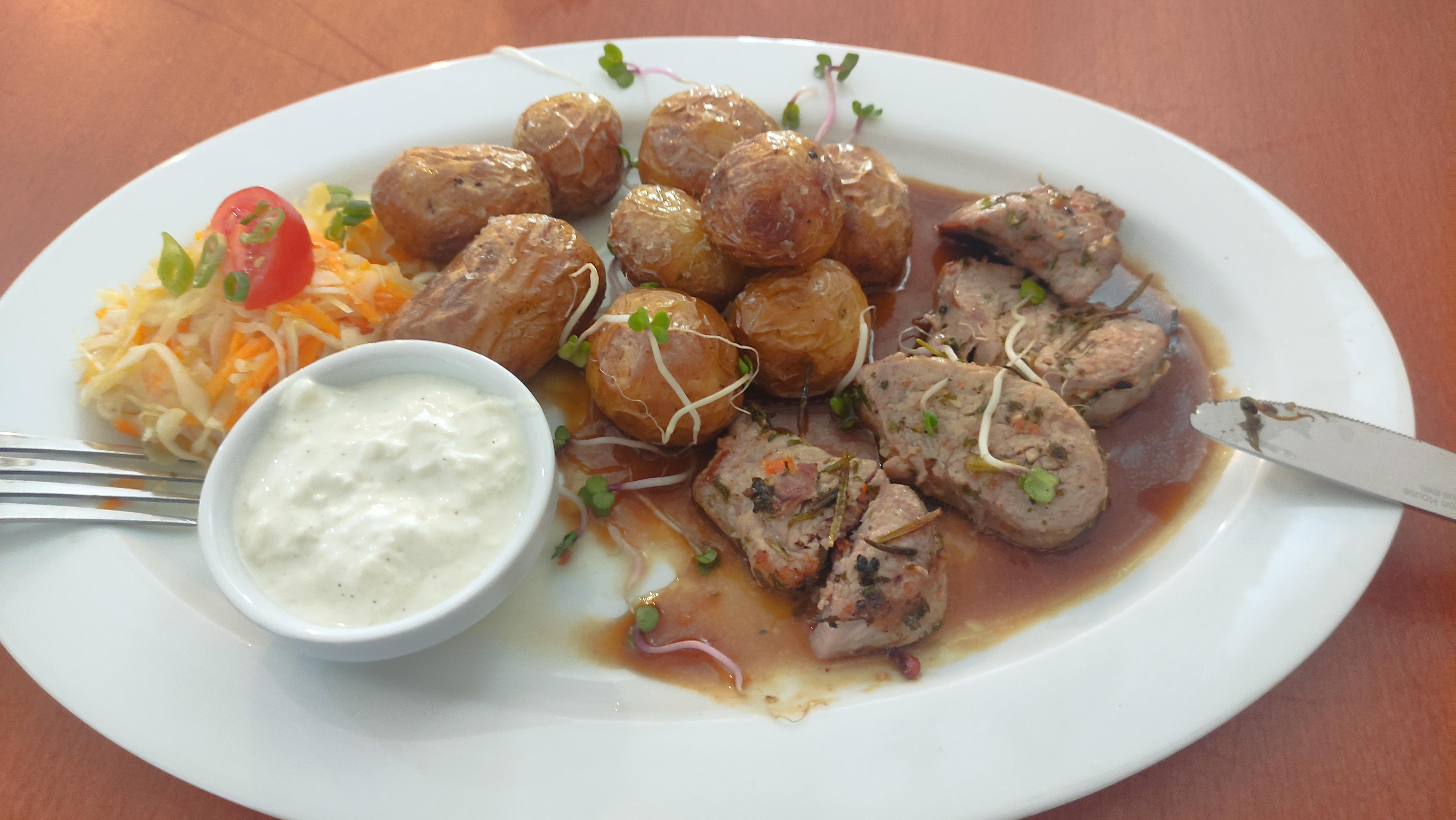 Plzeňská restaurace u Zvonice foto 2