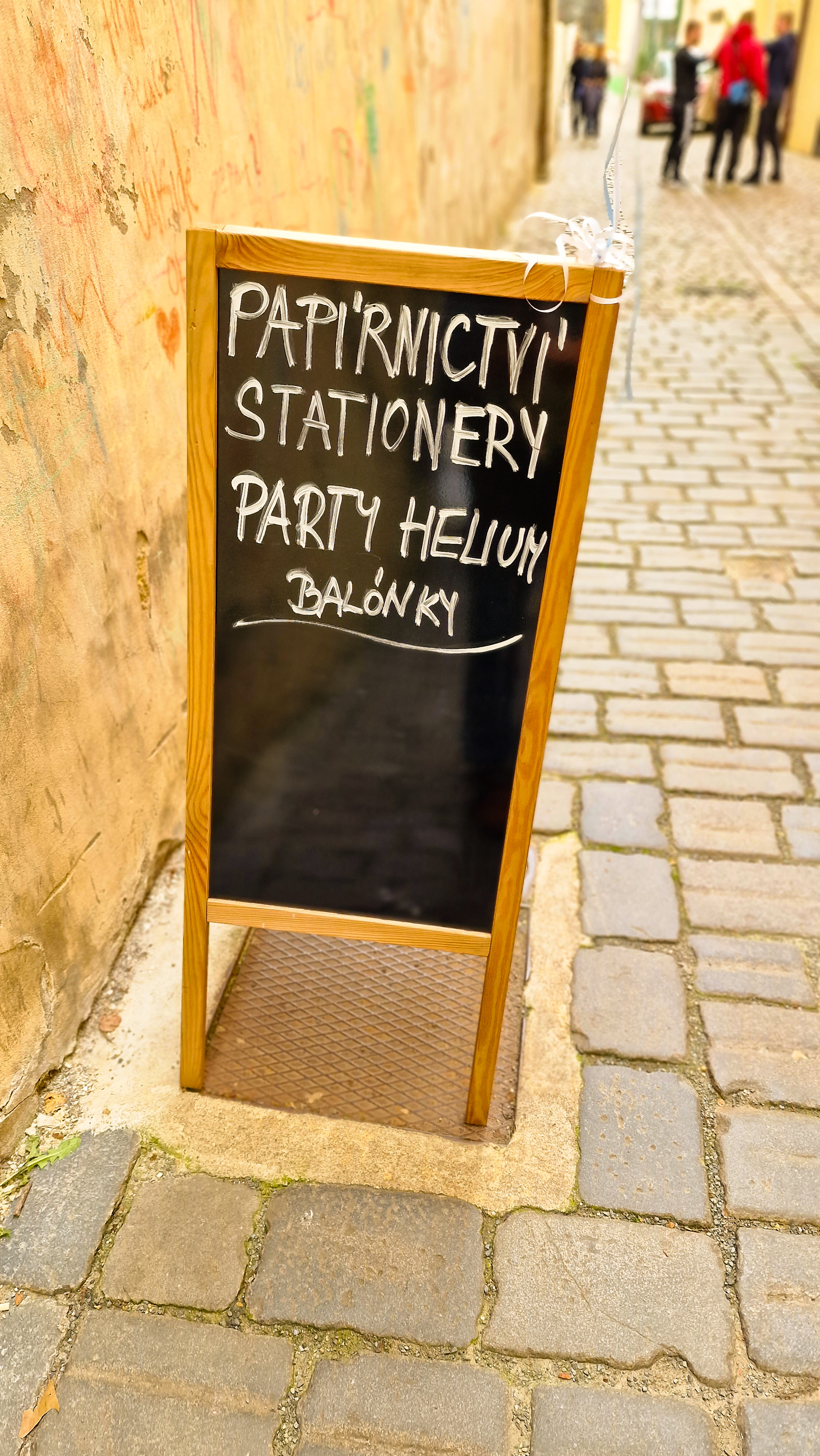 Papírnictví a party balónky foto 2