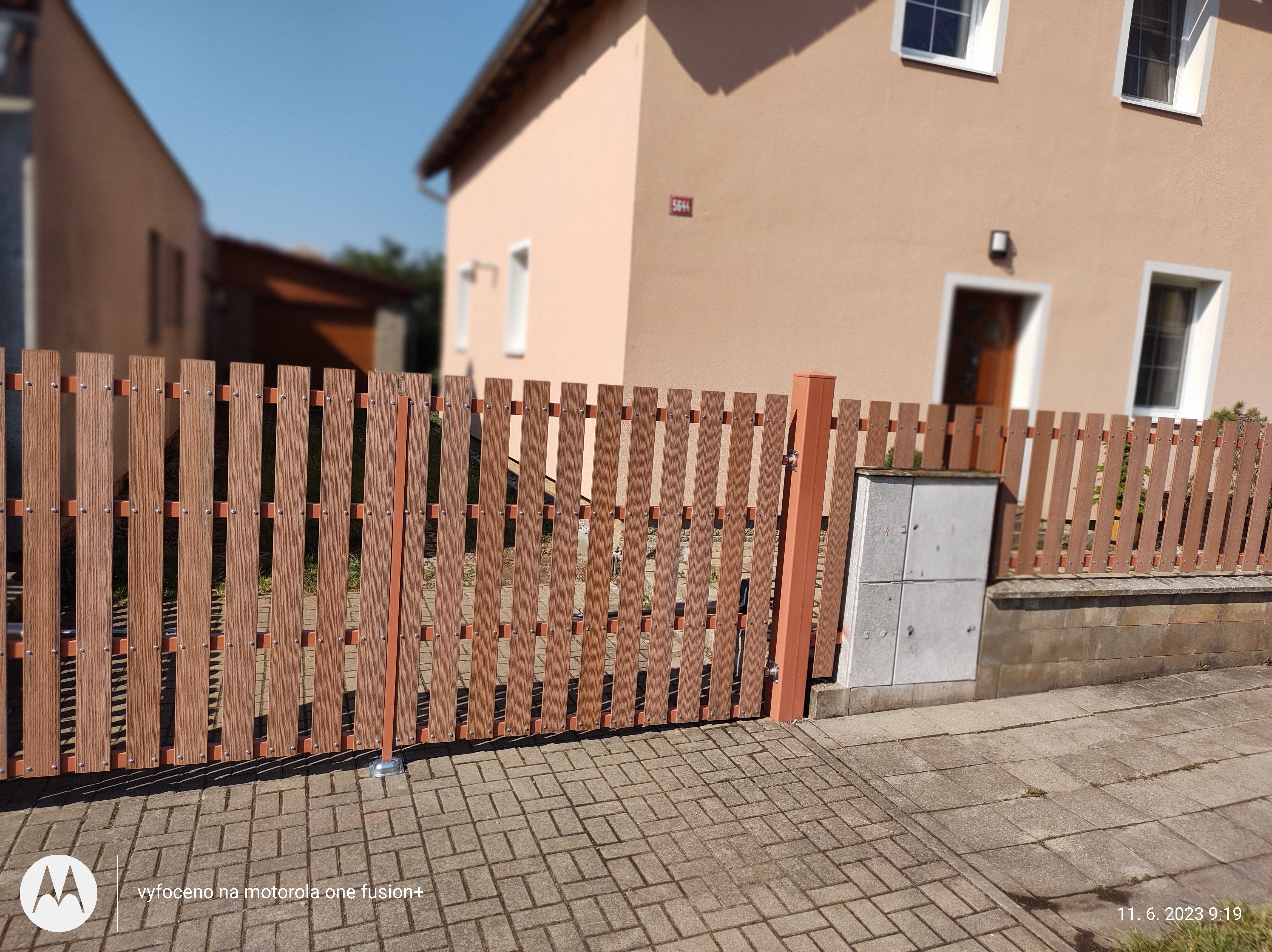 AluFe.cz - Garážová vrata a vjezdové brány foto 6