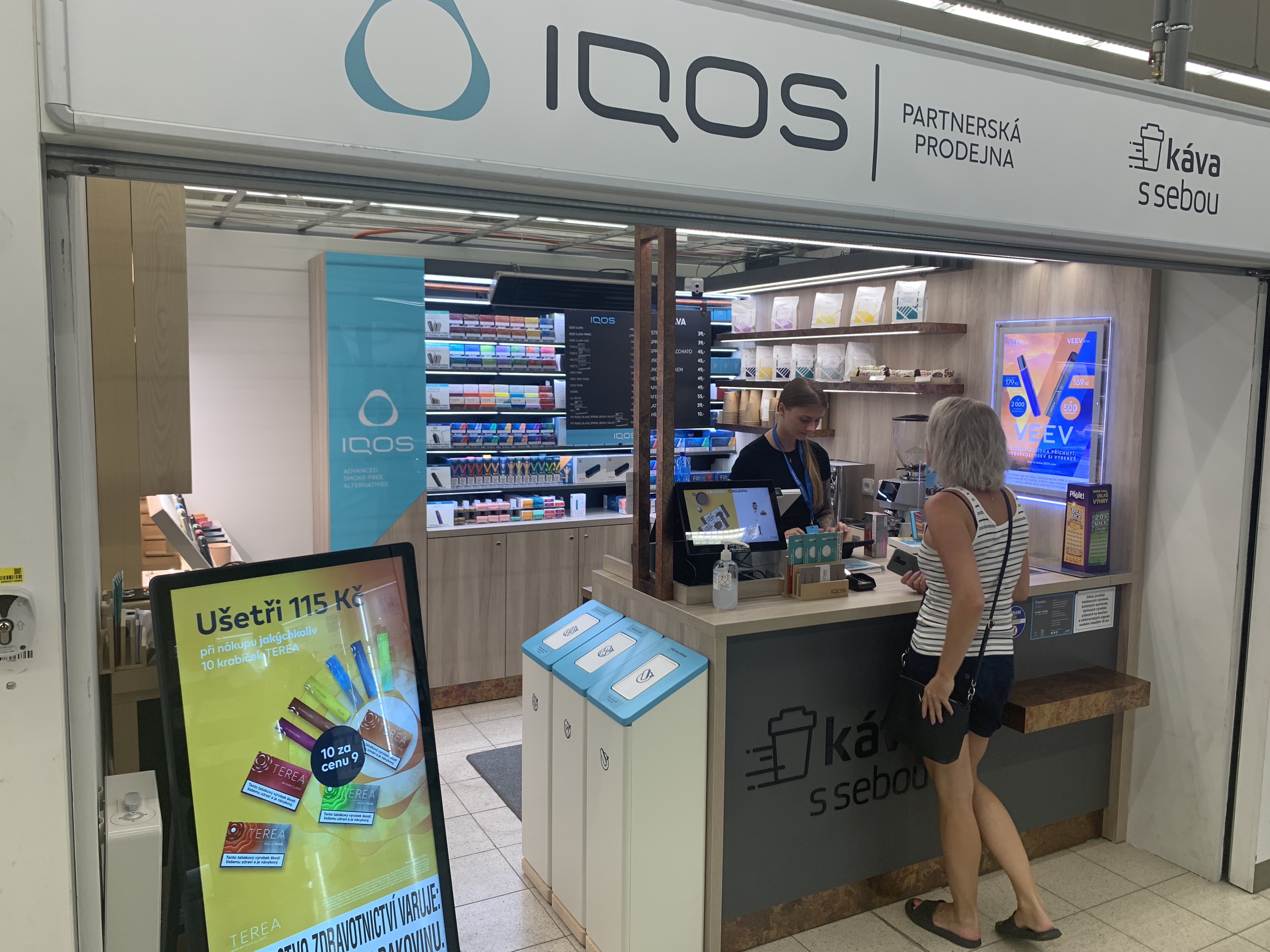 IQOS prodejna & Káva foto 4