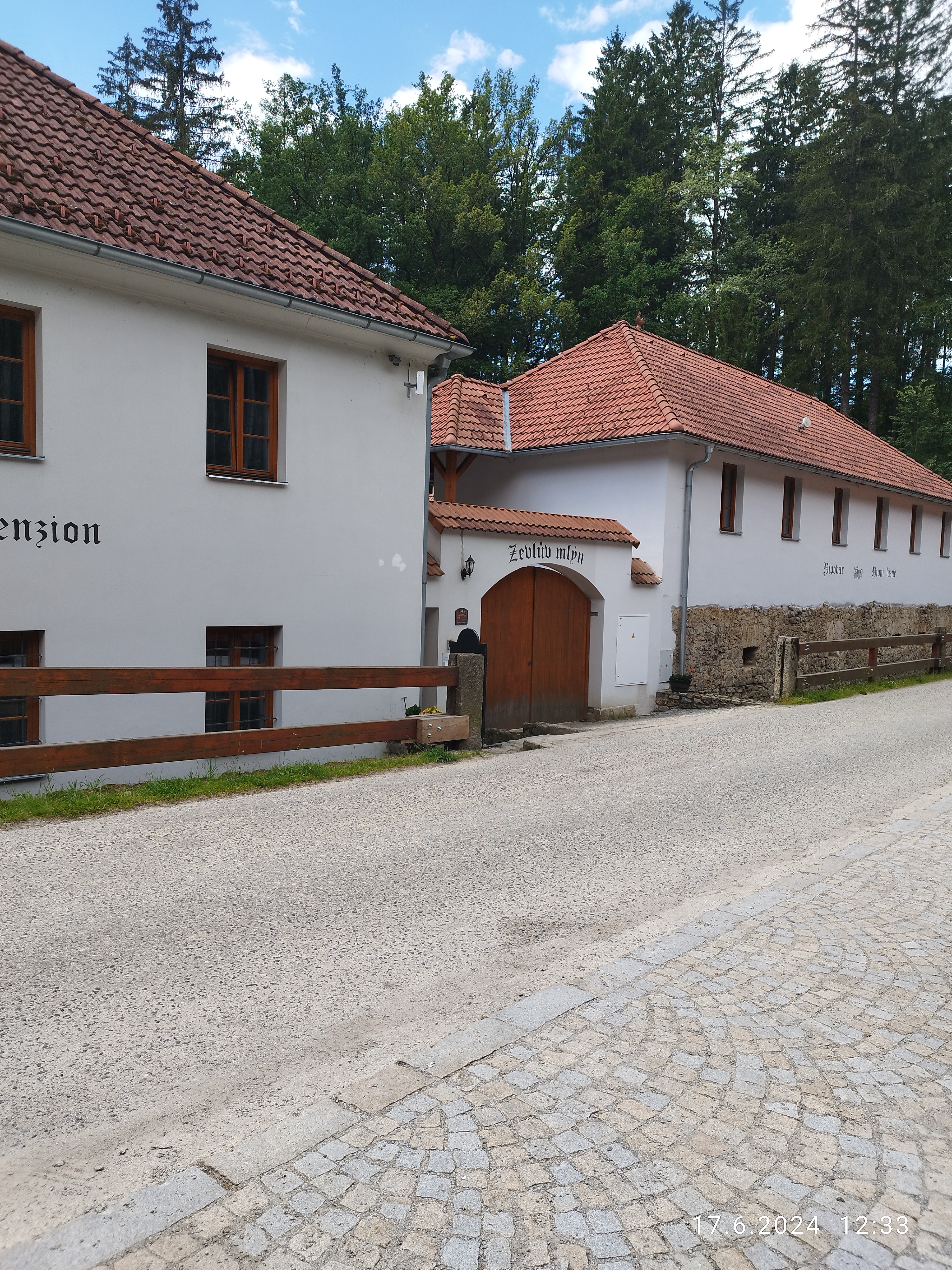 Občerstvení Zevlův mlýn foto 6