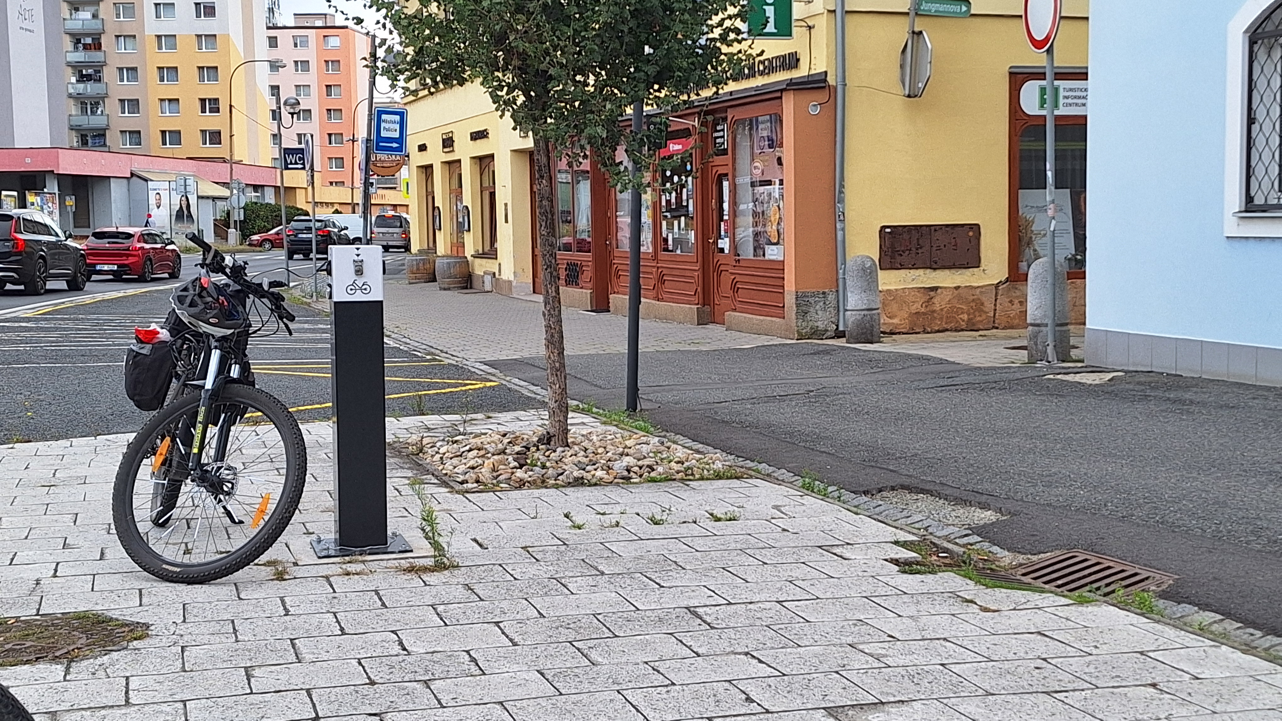 Město Přeštice - Nabíjecí stanice pro elektrokola foto 3