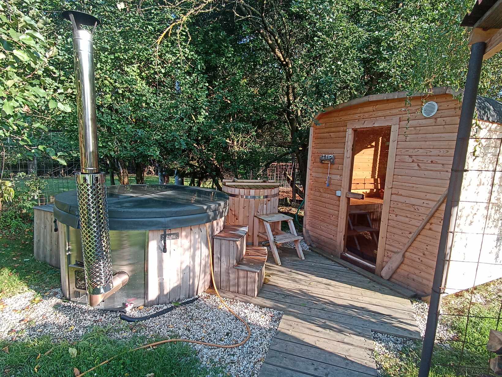 Vejminek na farmě u koní foto 3