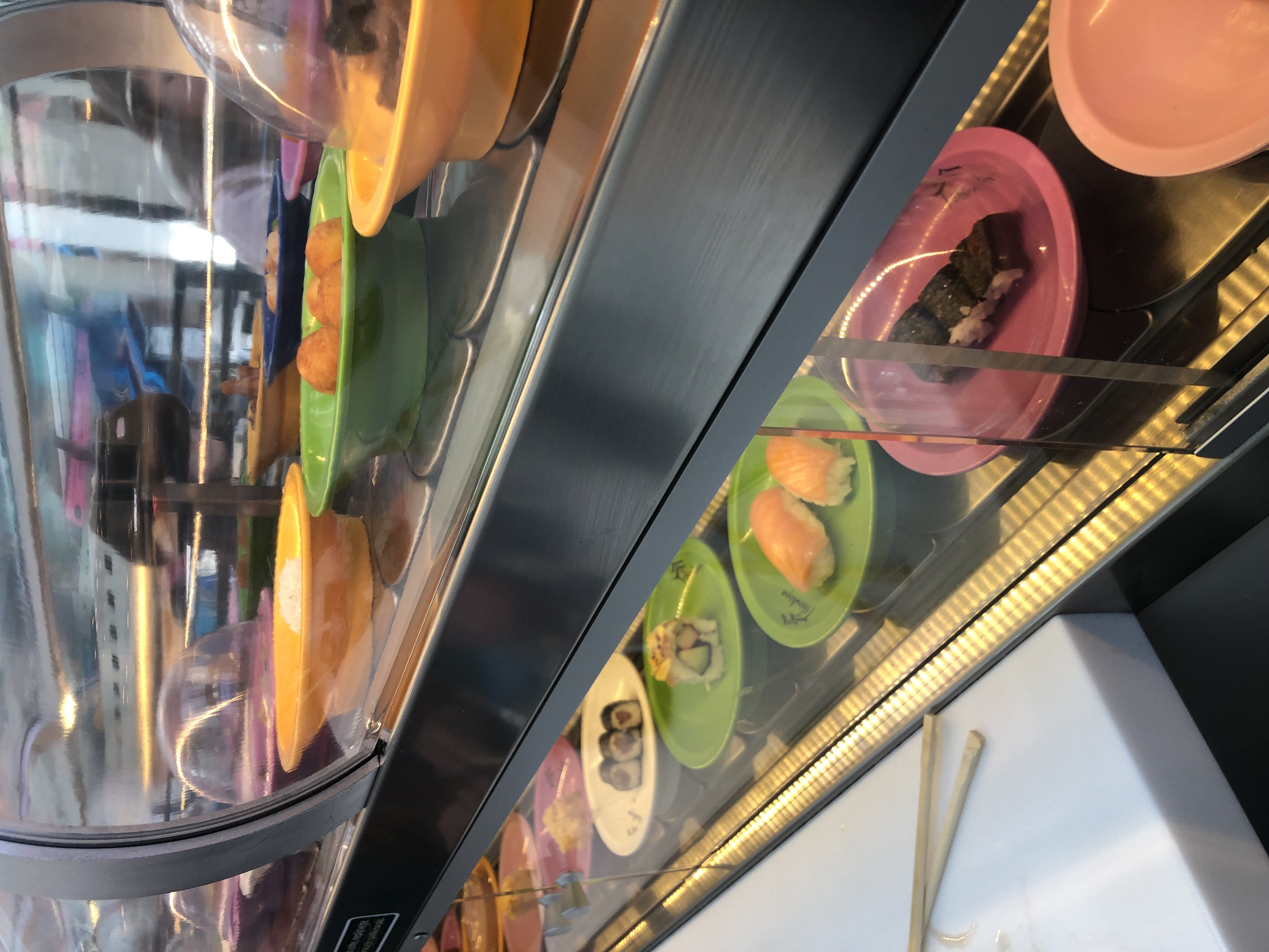 Running sushi Shirokiya foto 4