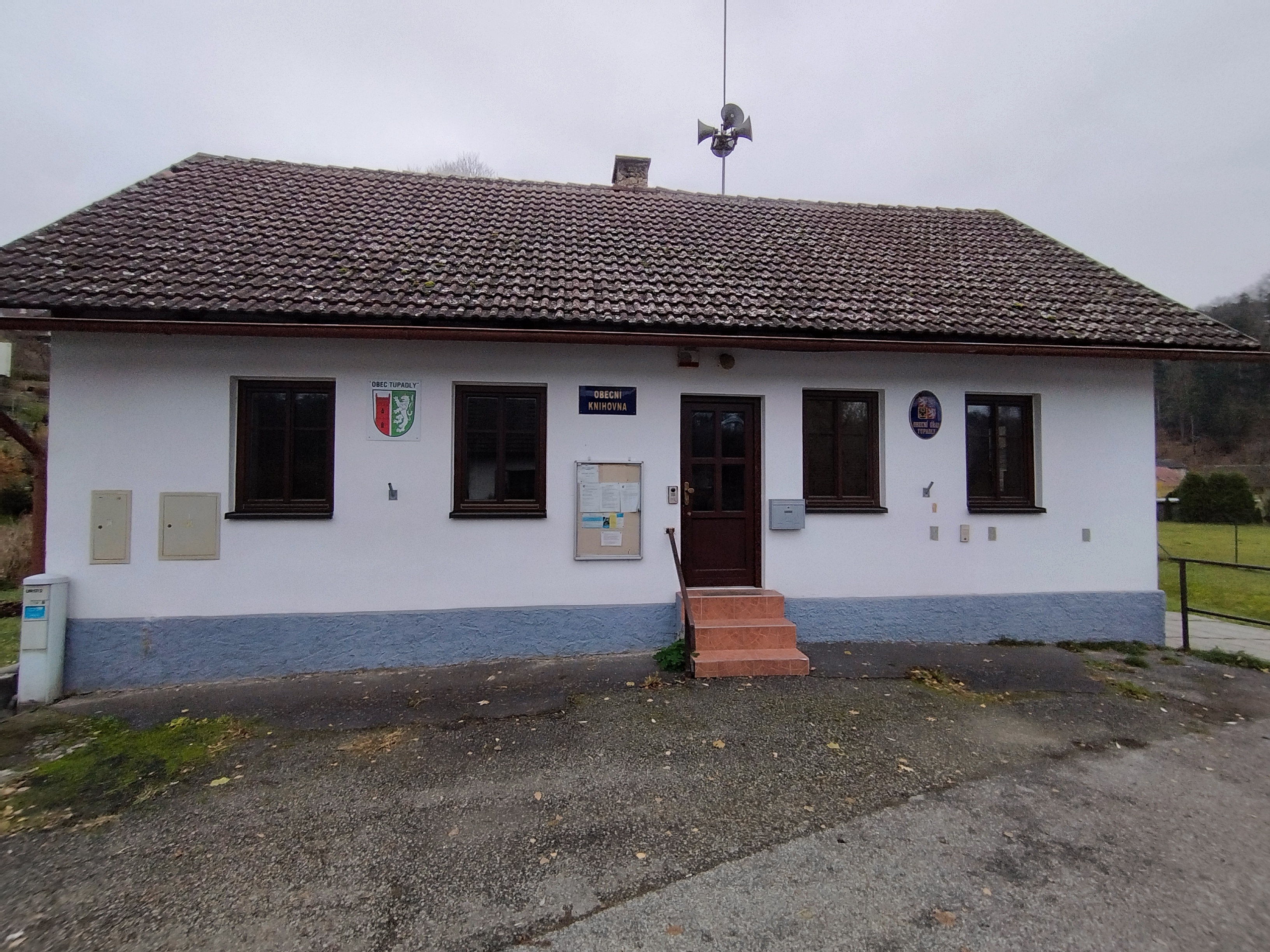 Tupadly - obecní úřad foto 3