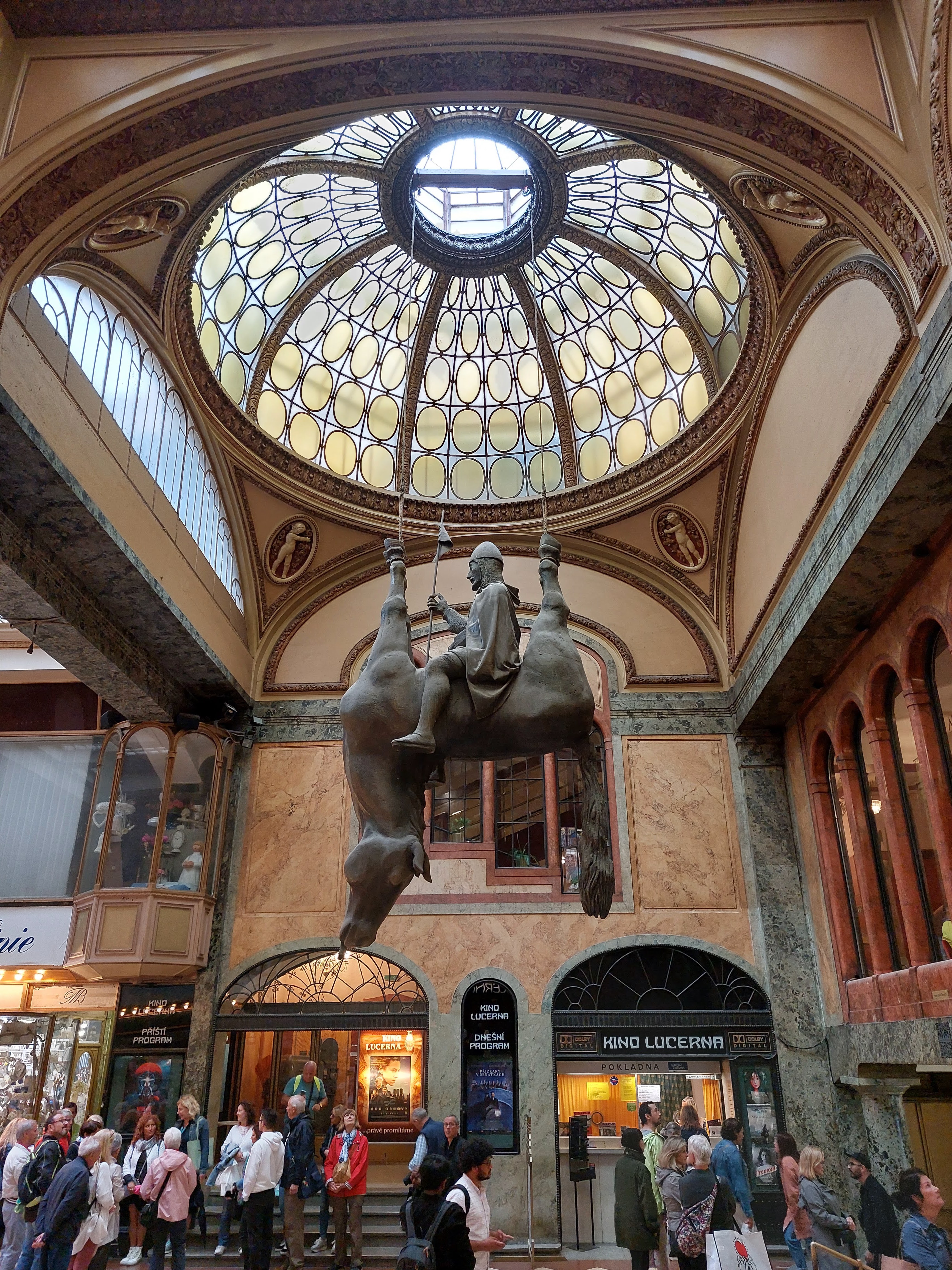 Kavárna Lucerna foto 5