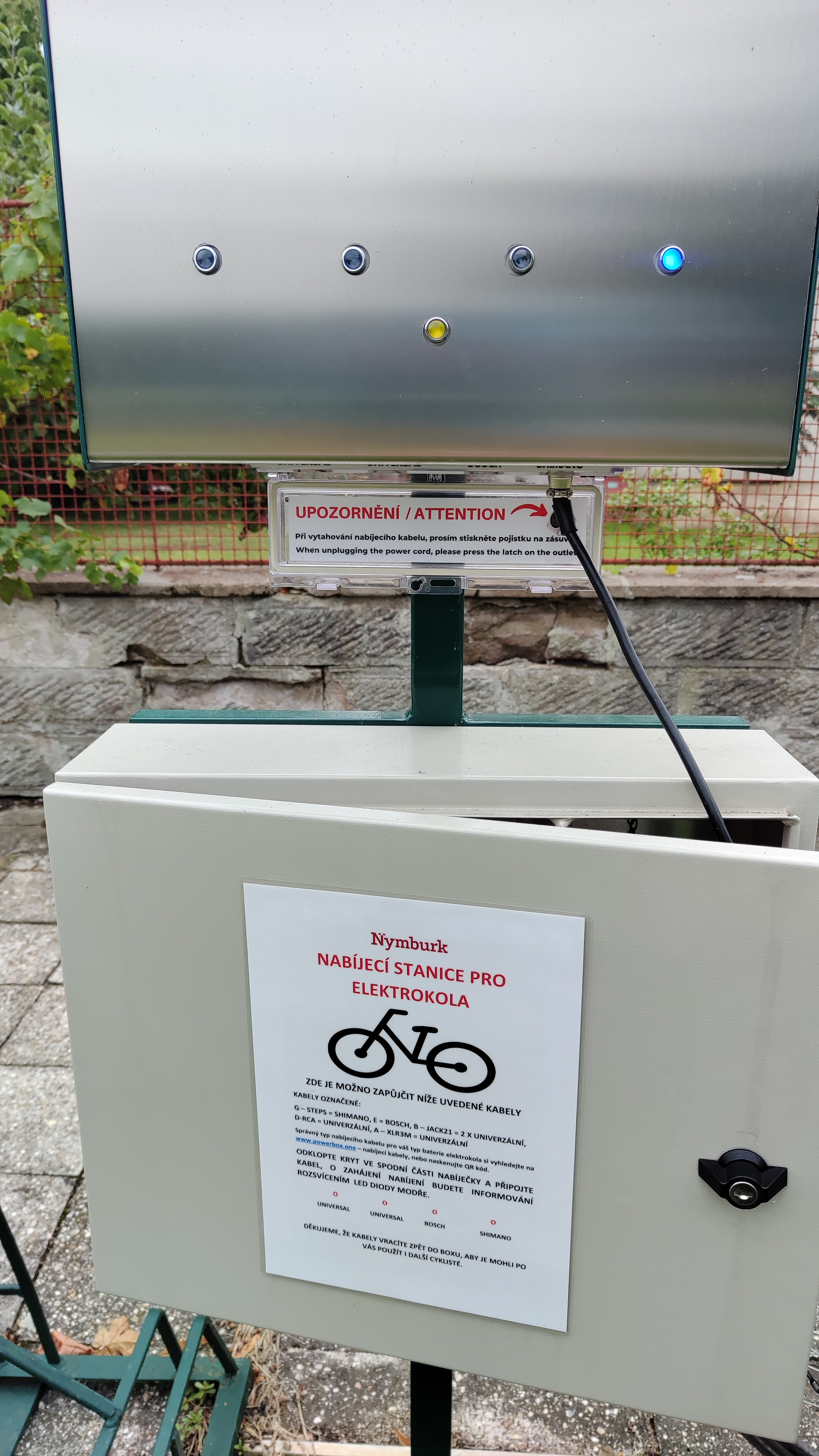 Nabíjecí stanice Na Bělidlech u Hrabalovy Vily foto 5