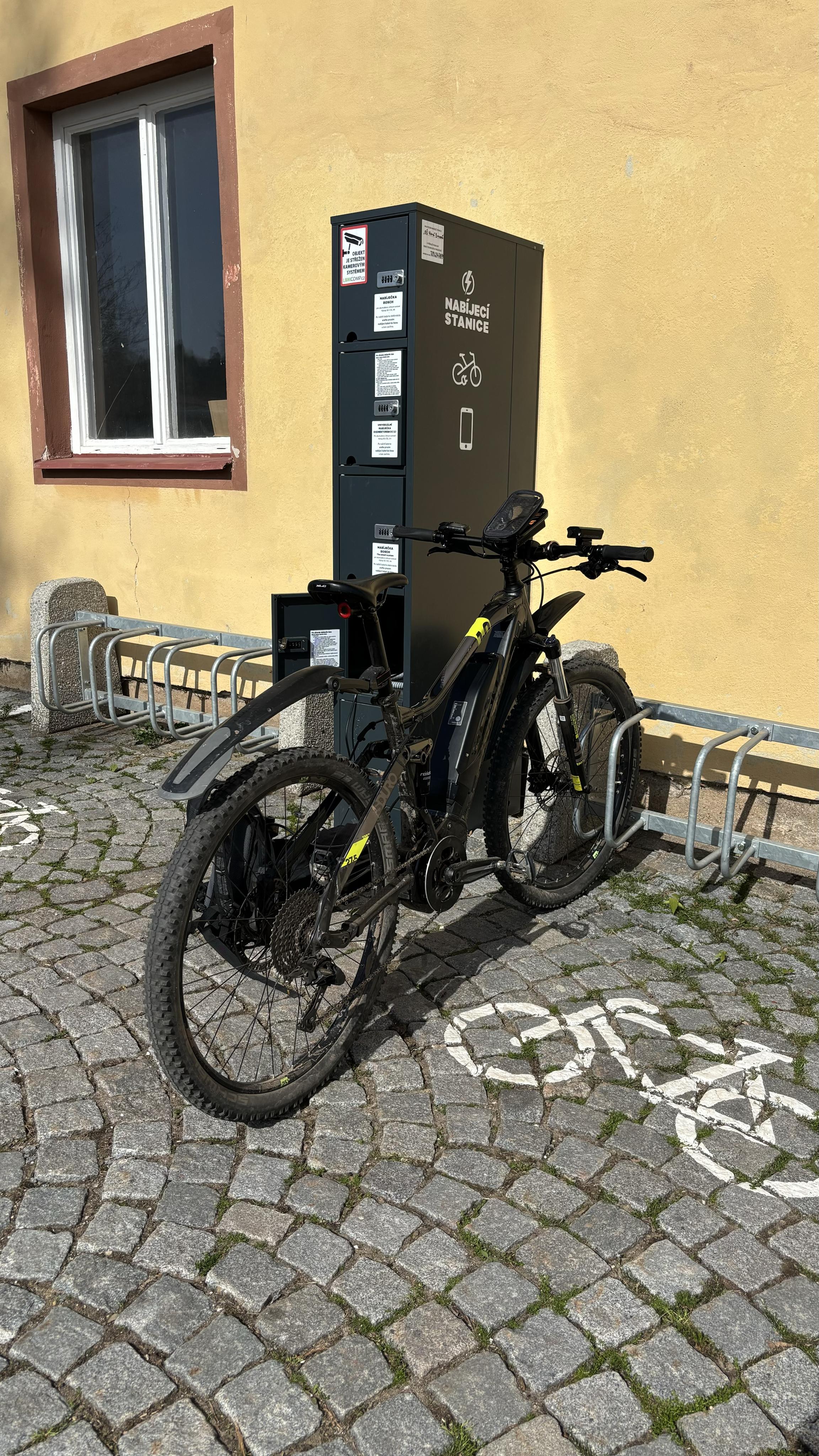 Nabíjecí stanice pro elektrokola foto 4