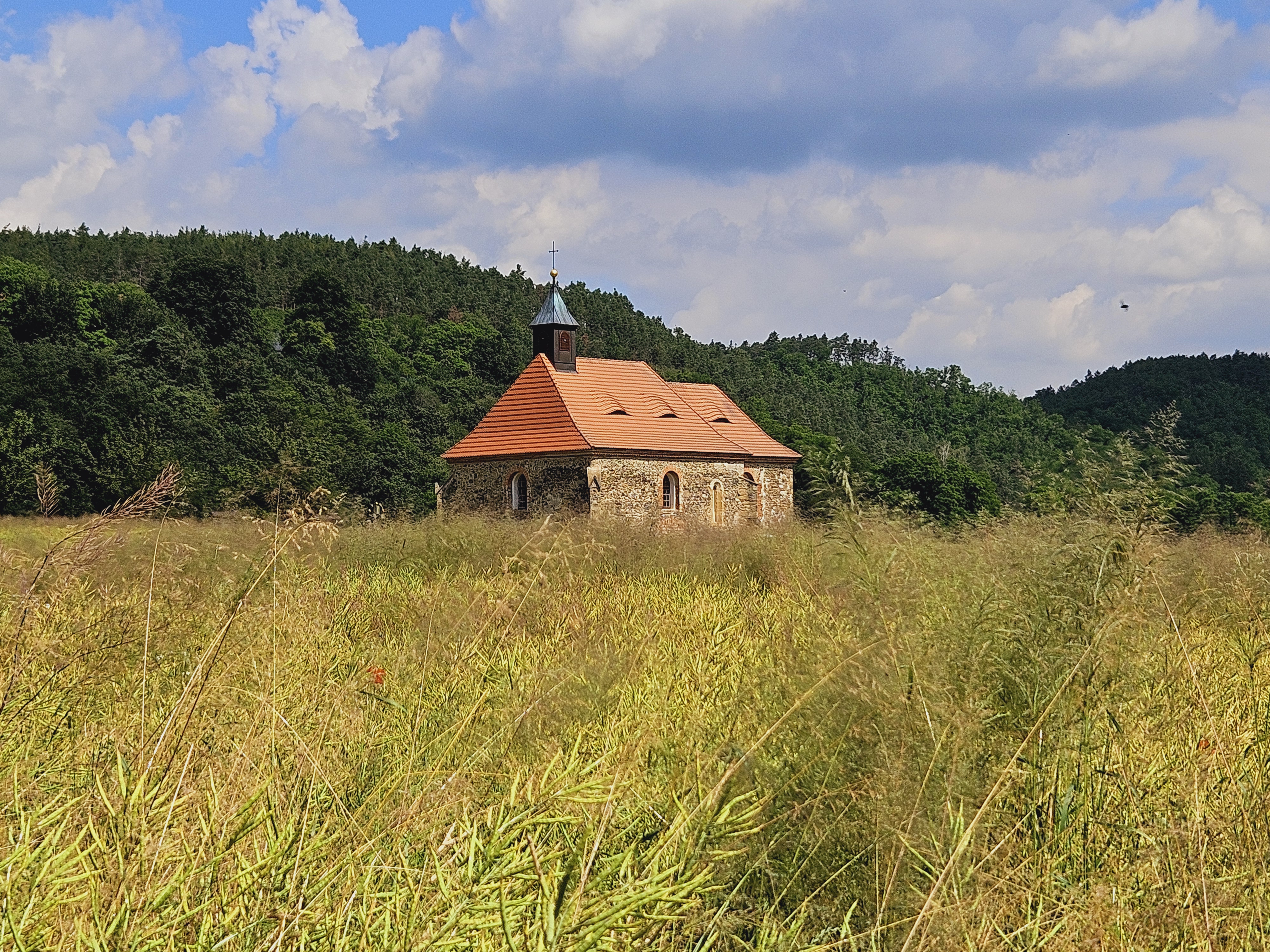 Obžerstvení u kostela foto 5