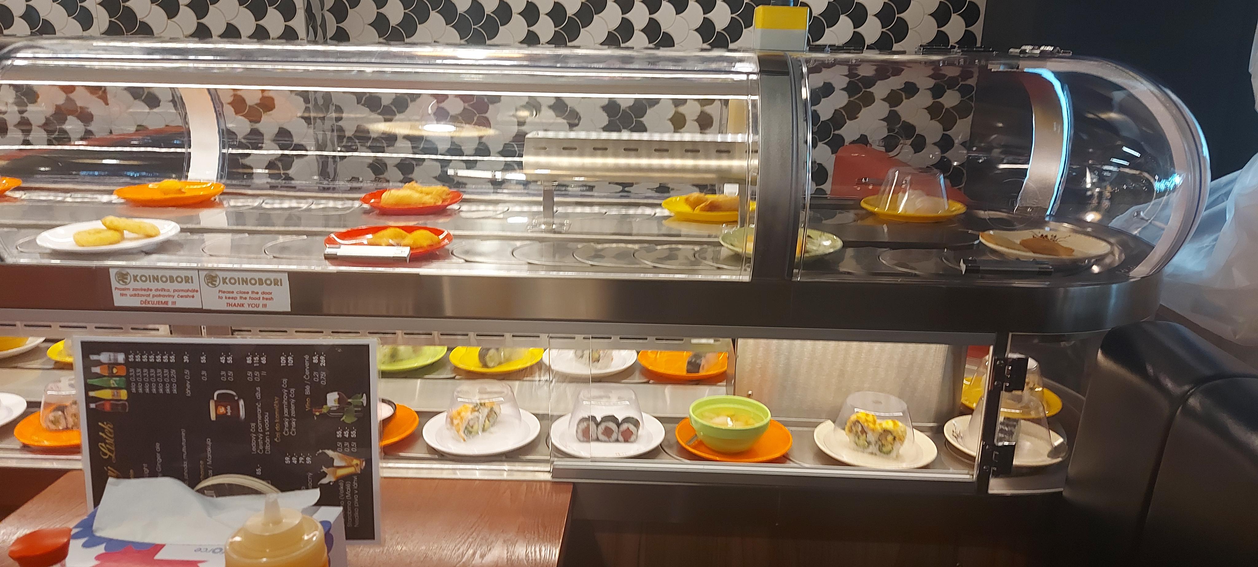 Koinobori Running Sushi foto 4