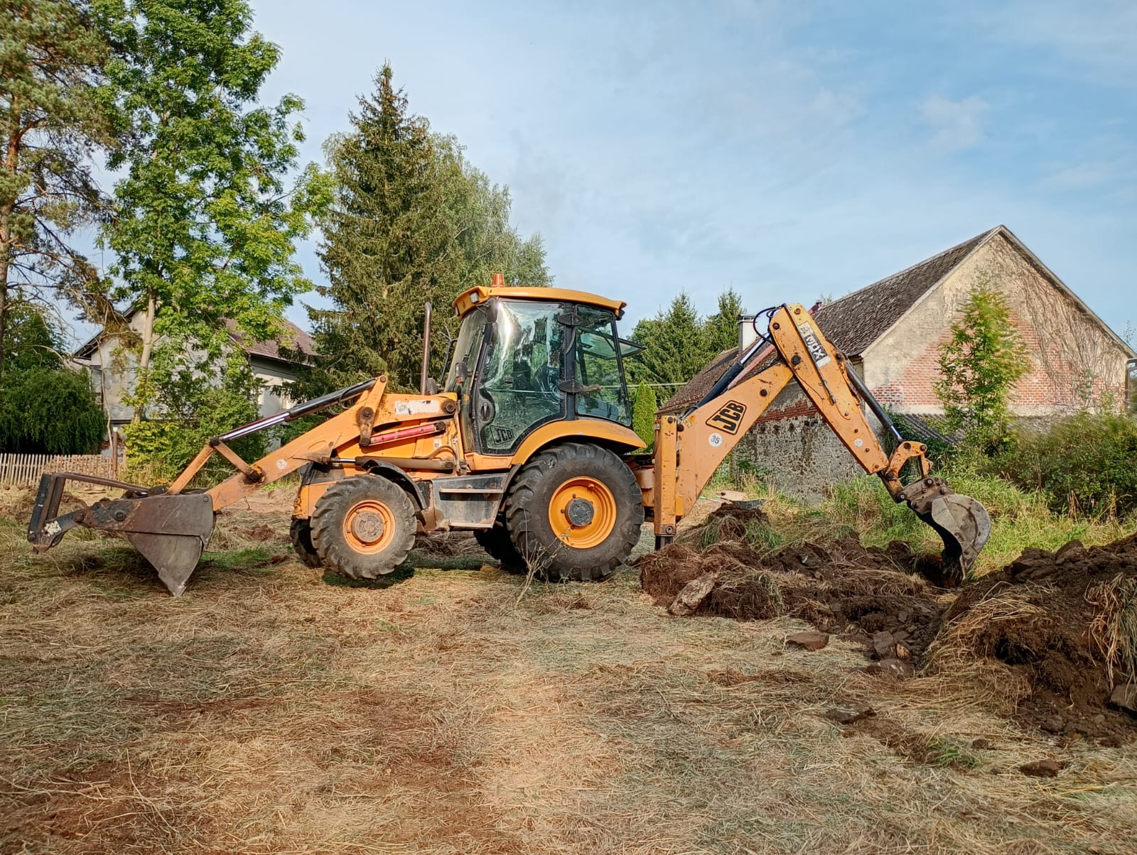 Zemní, výkopové, manipulační a bourací práce v Podbořanech foto 3