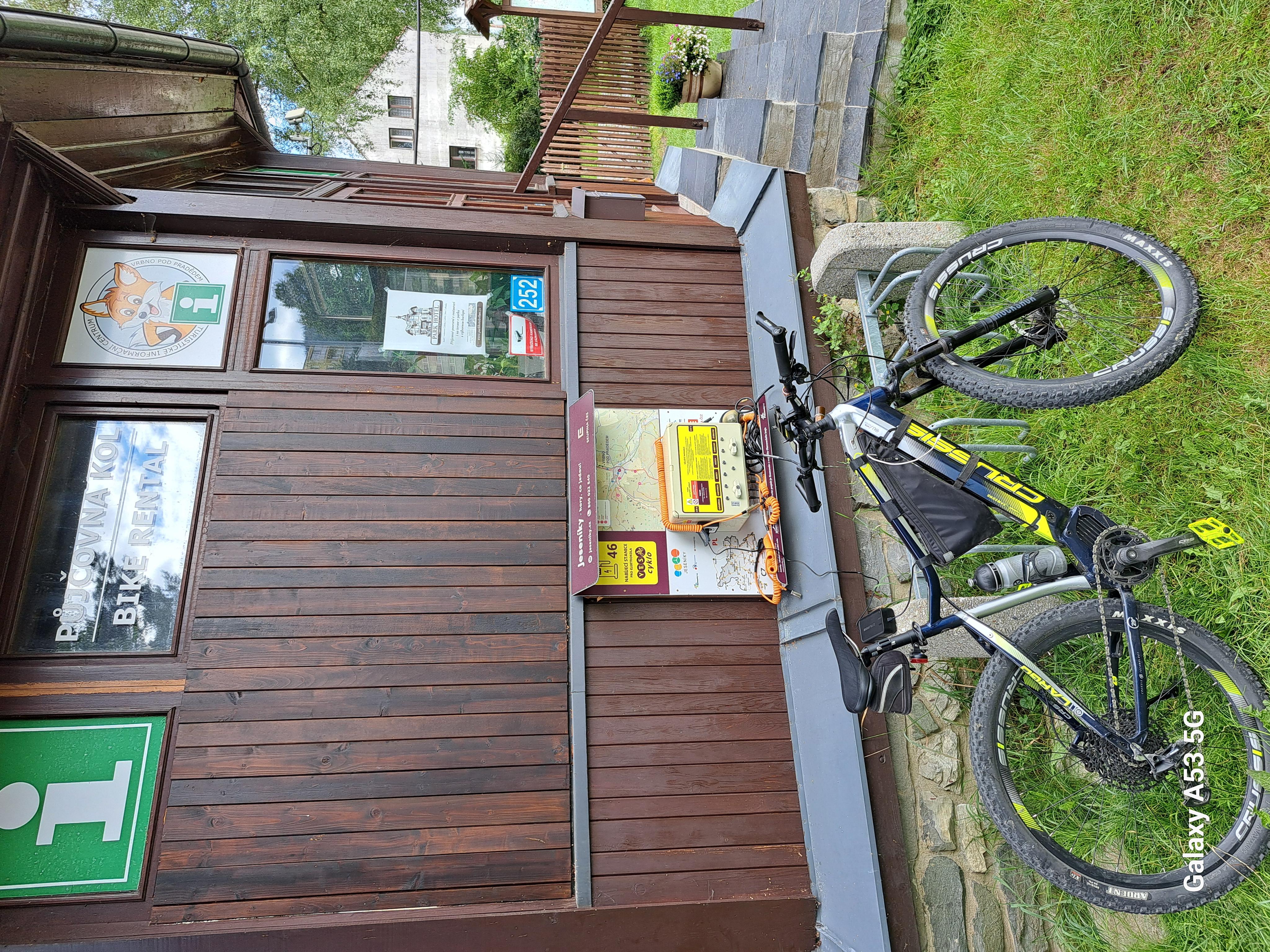 Nabíjecí stanice Turistické informační centrum Vrbno pod Pradědem foto 5