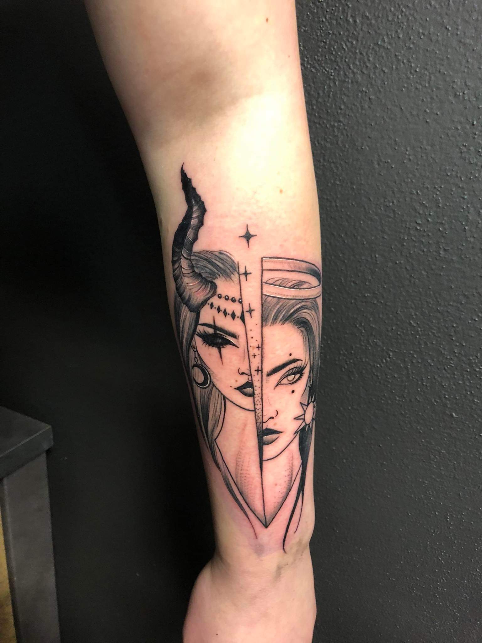 Tattoo LIVE AGE foto 2