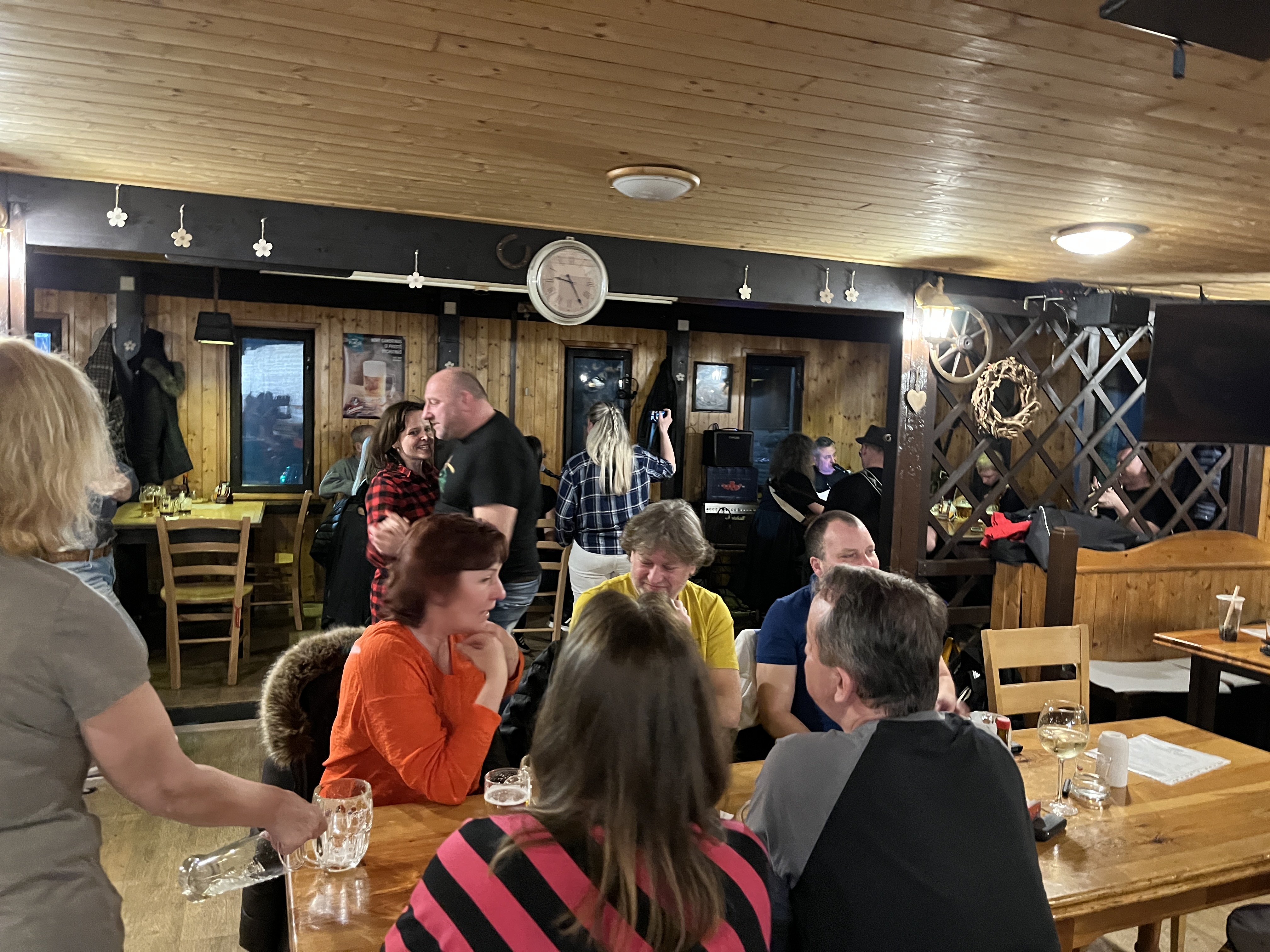 Country Saloon foto 2