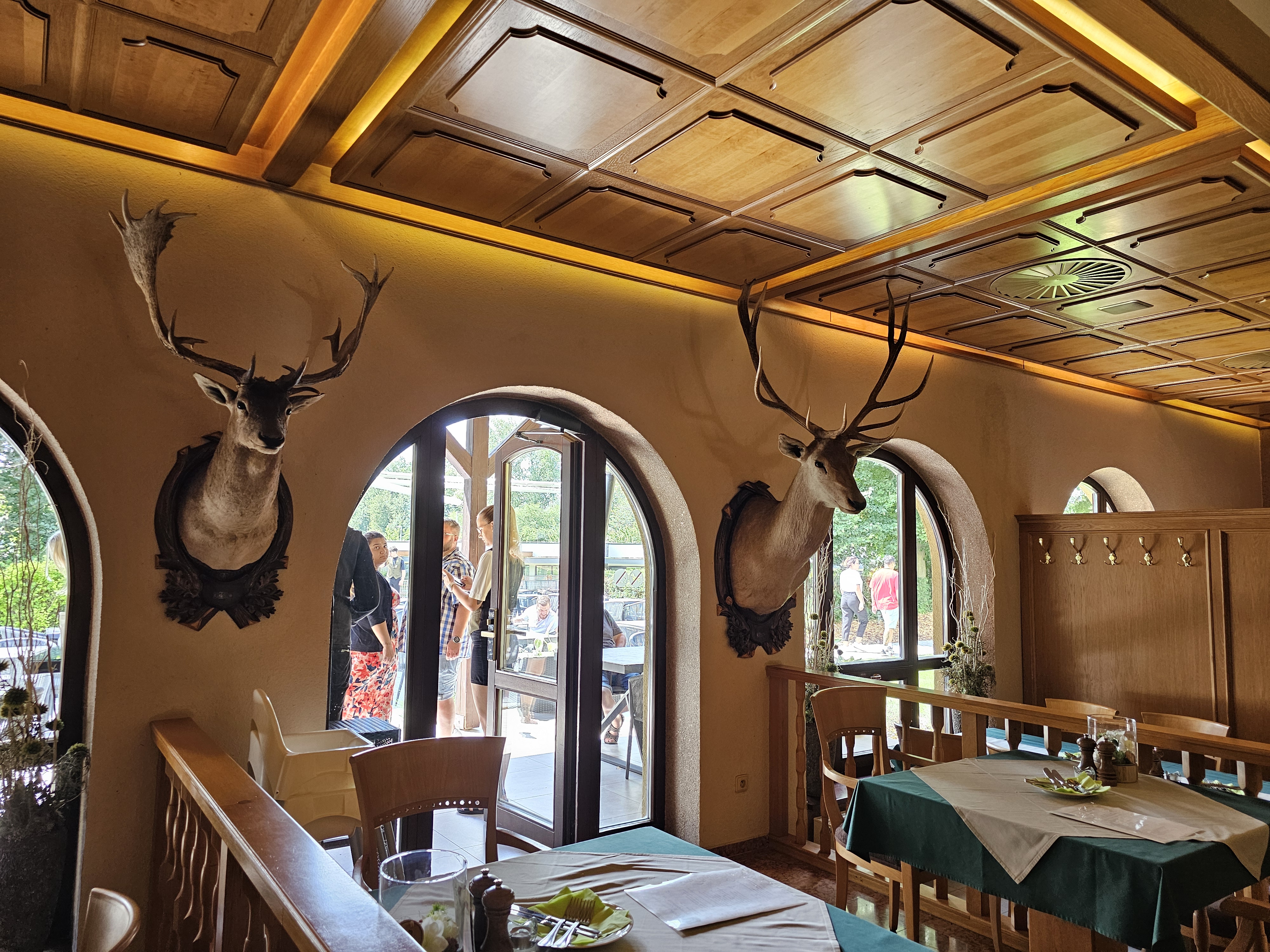 Restaurace Lovecká bašta foto 1
