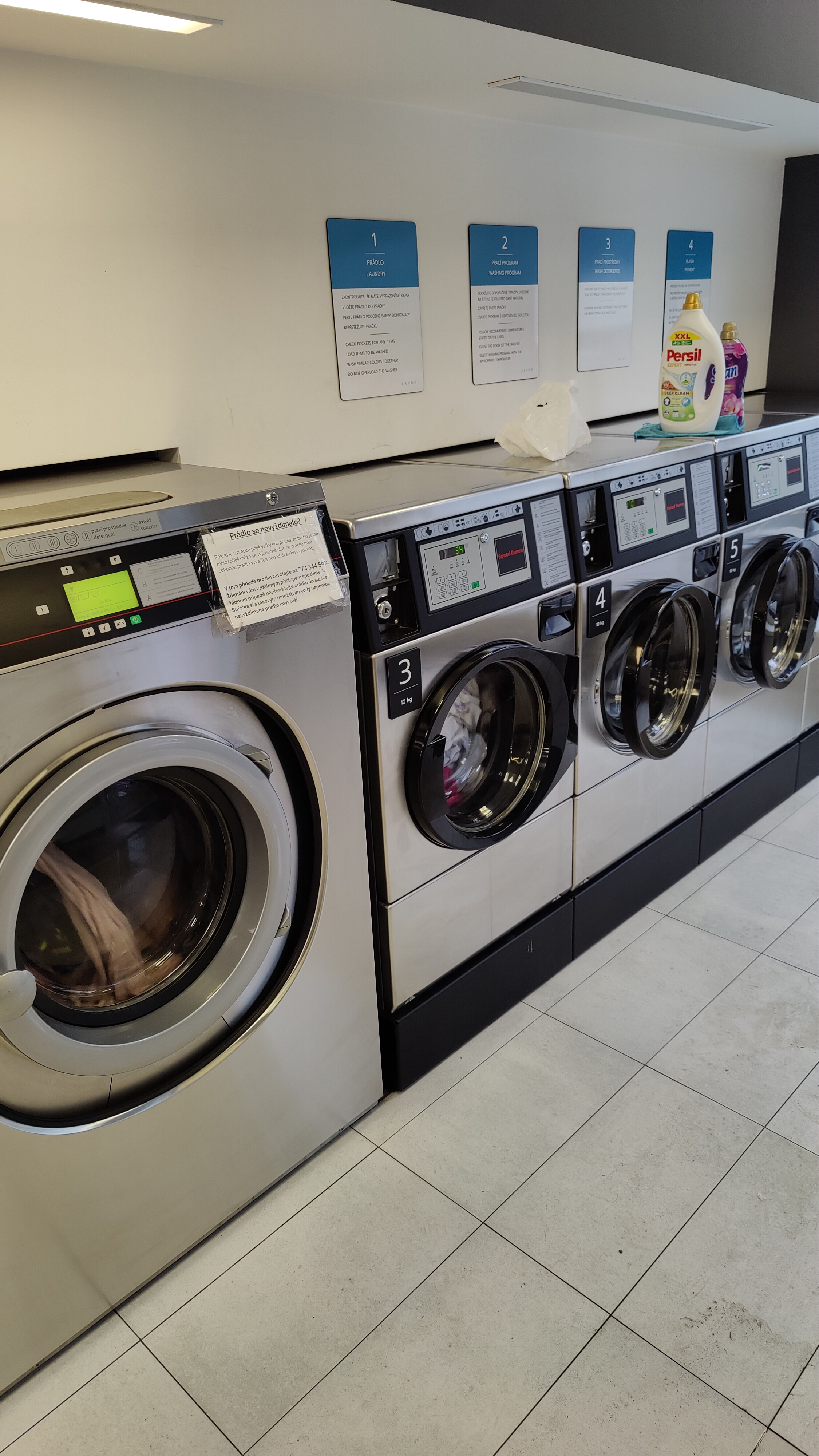 Prádelna LAVOR Smíchov foto 5