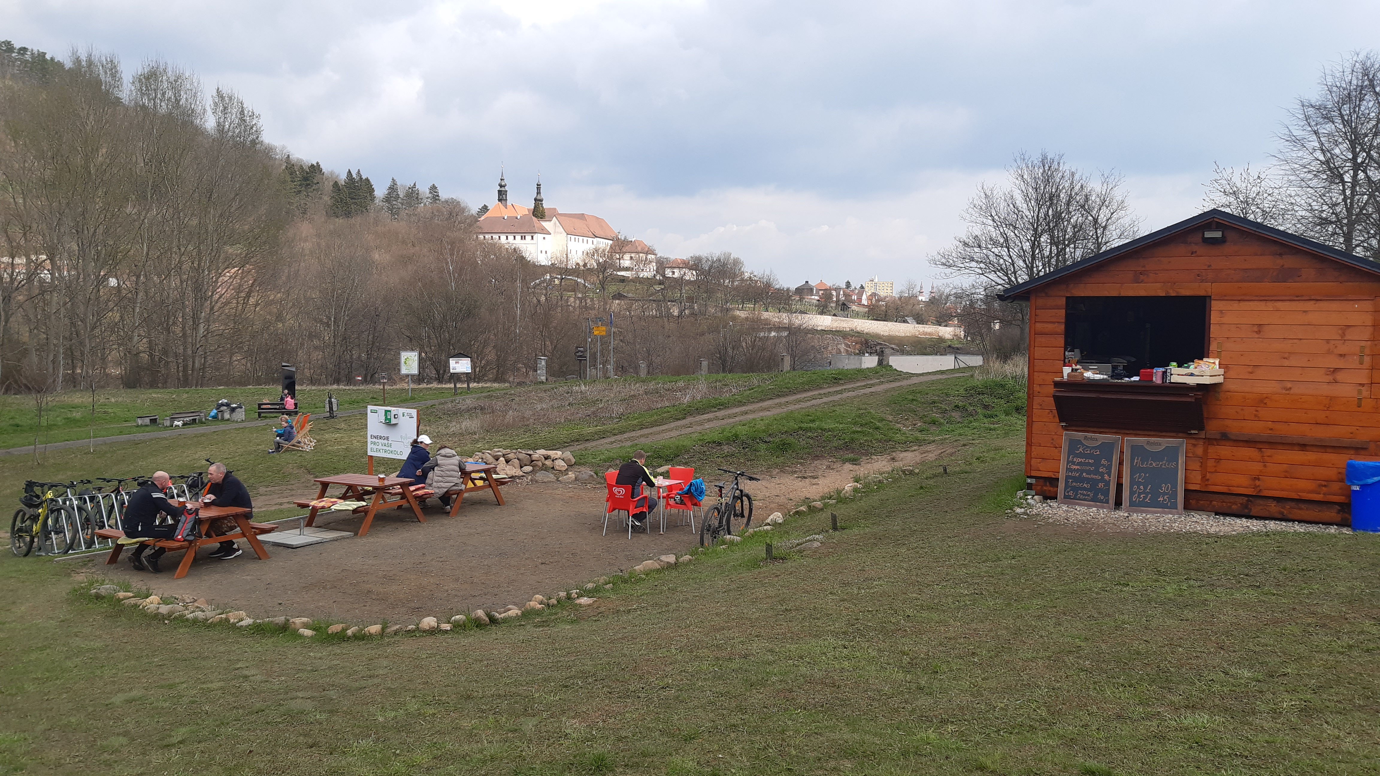 Nabíjecí stanice Občerstvení Na Paloučku foto 6