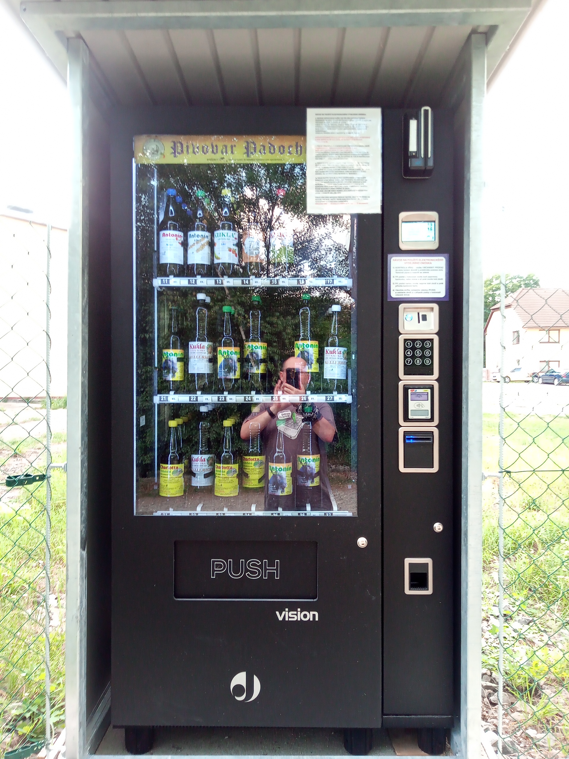 Pivovar Padochov - elektronické výdejní okénko foto 4