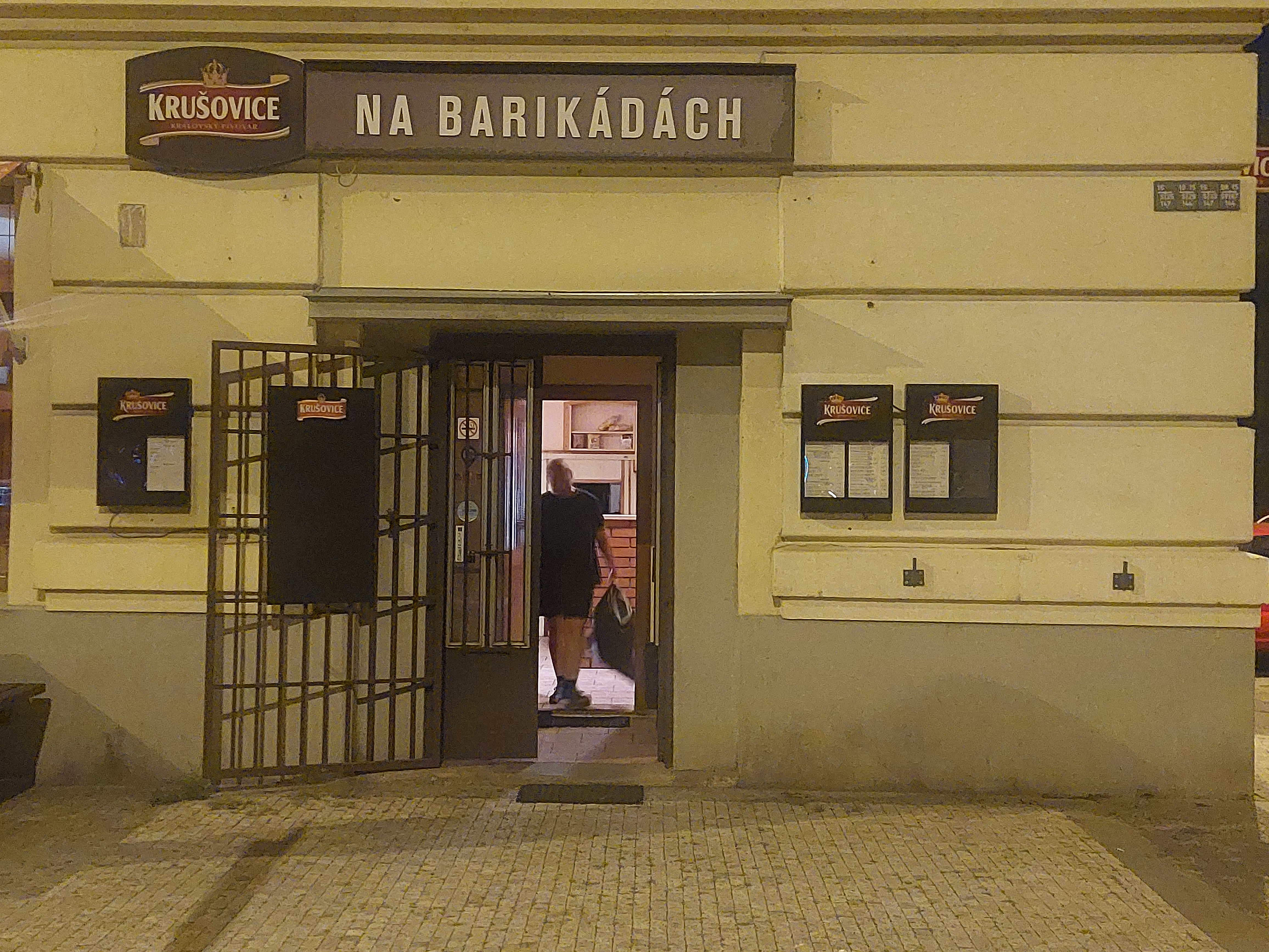 Restaurace Na Barikádách foto 2