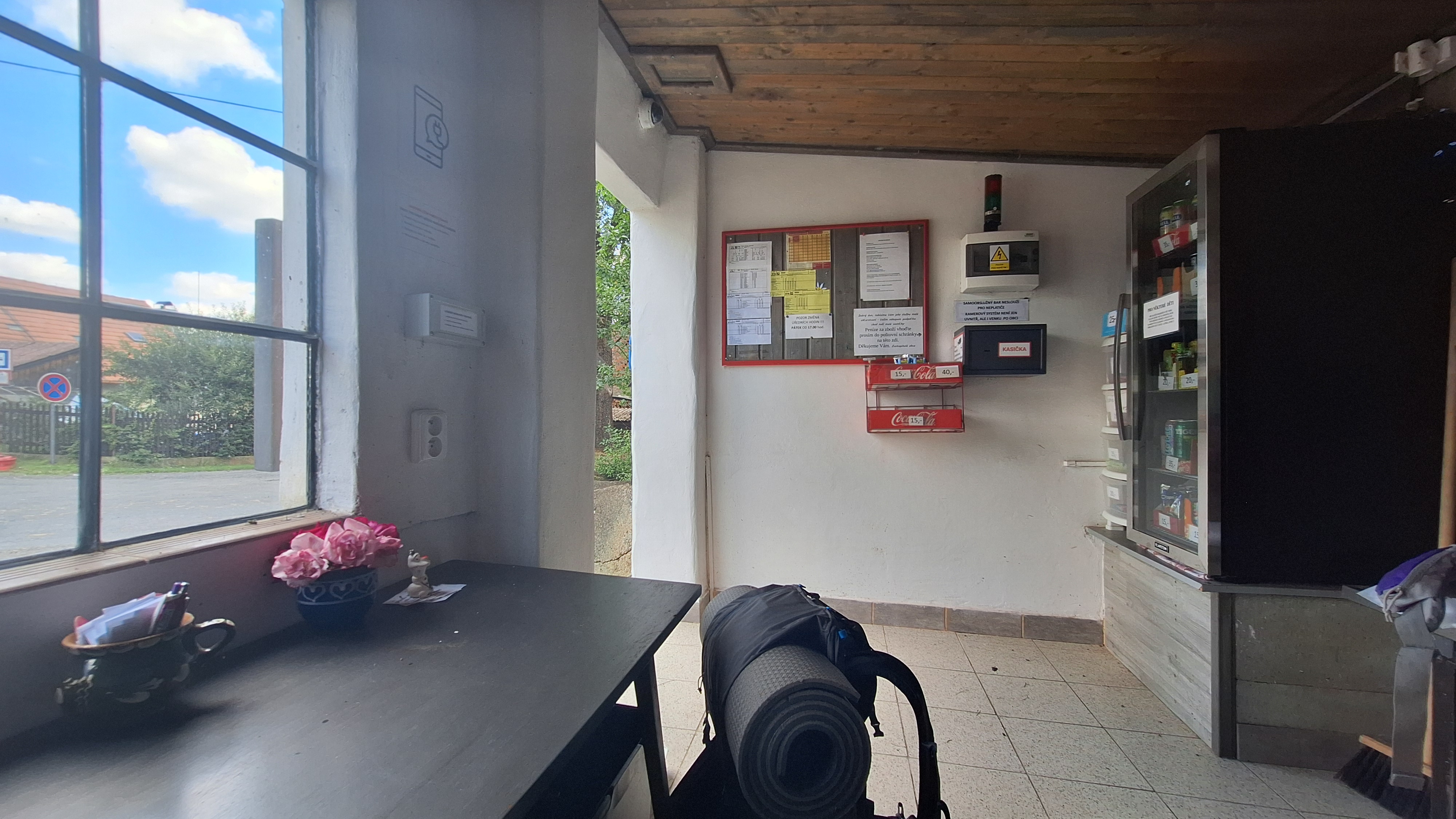 Samoobslužný bar na zastávce foto 3