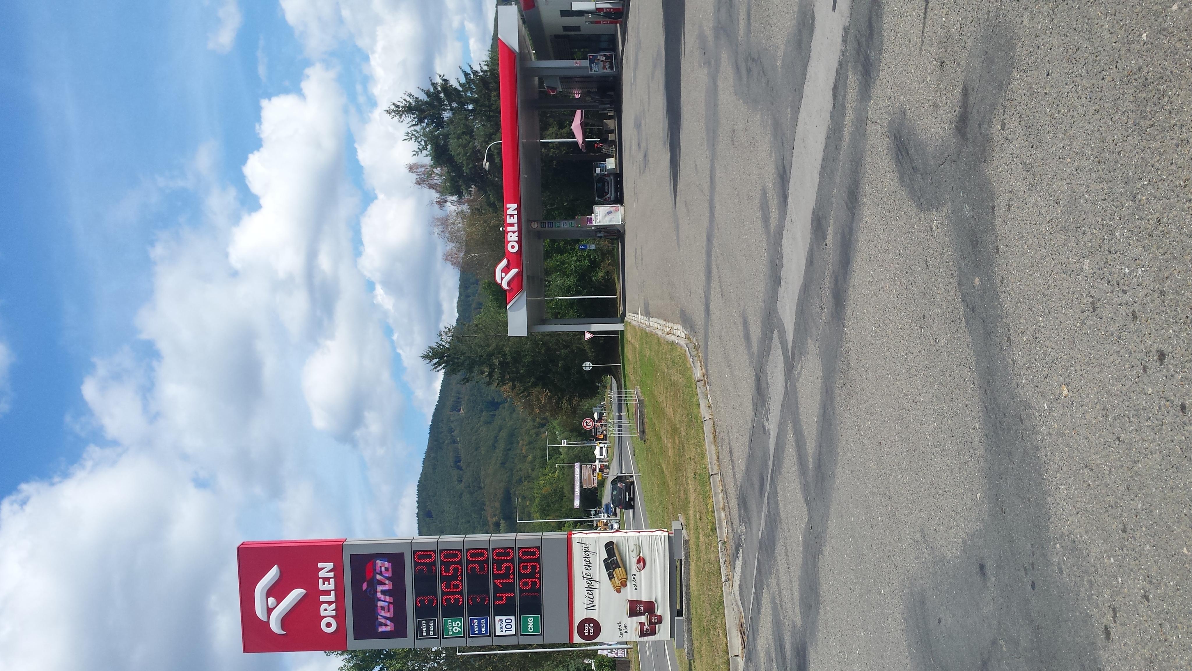 Nabíjecí stanice ČS ORLEN Rožnov pod Radhoštěm foto 2
