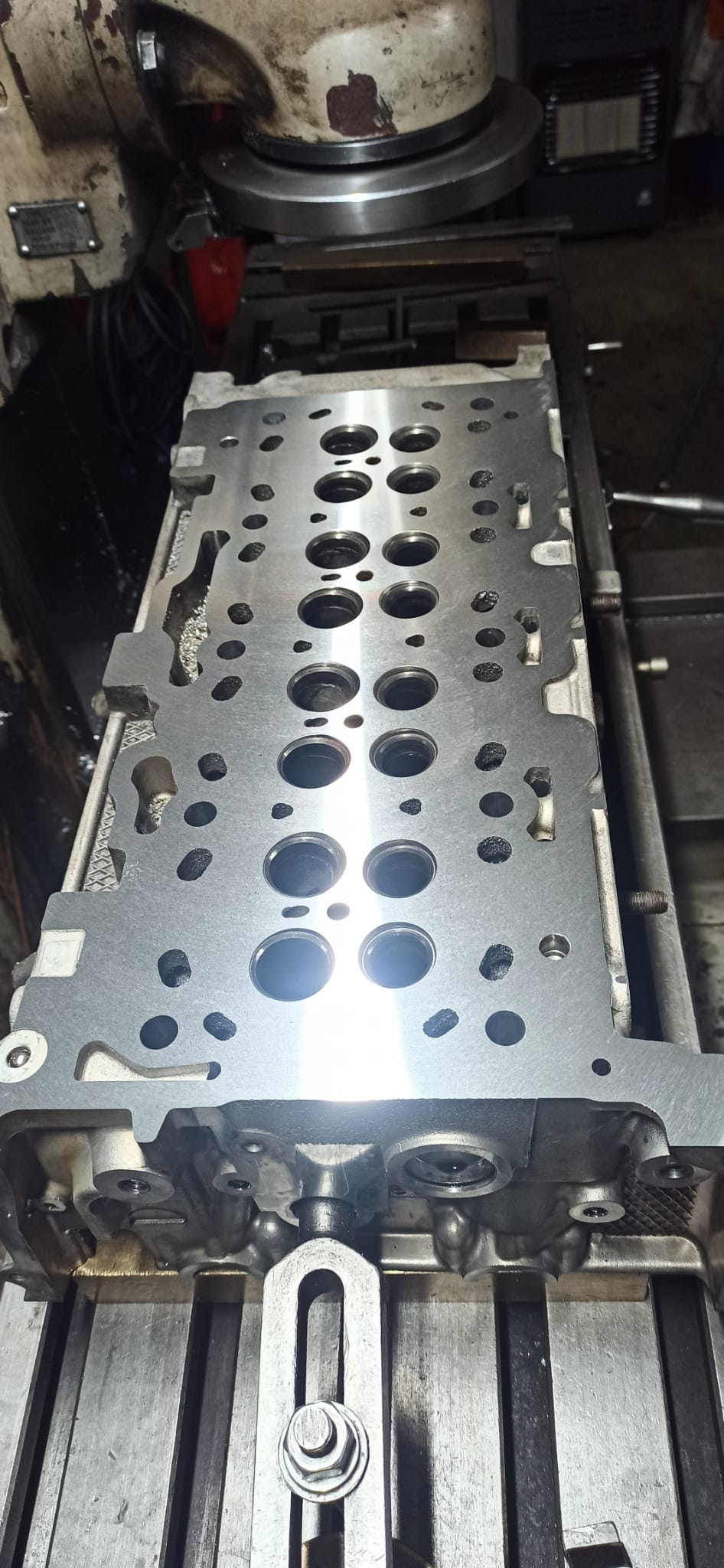 Petr Kostilník - Opravy hlav motorů foto 5