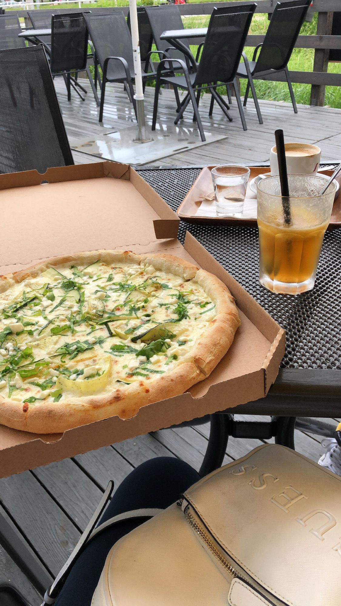 BumbleBee Pizza foto 2