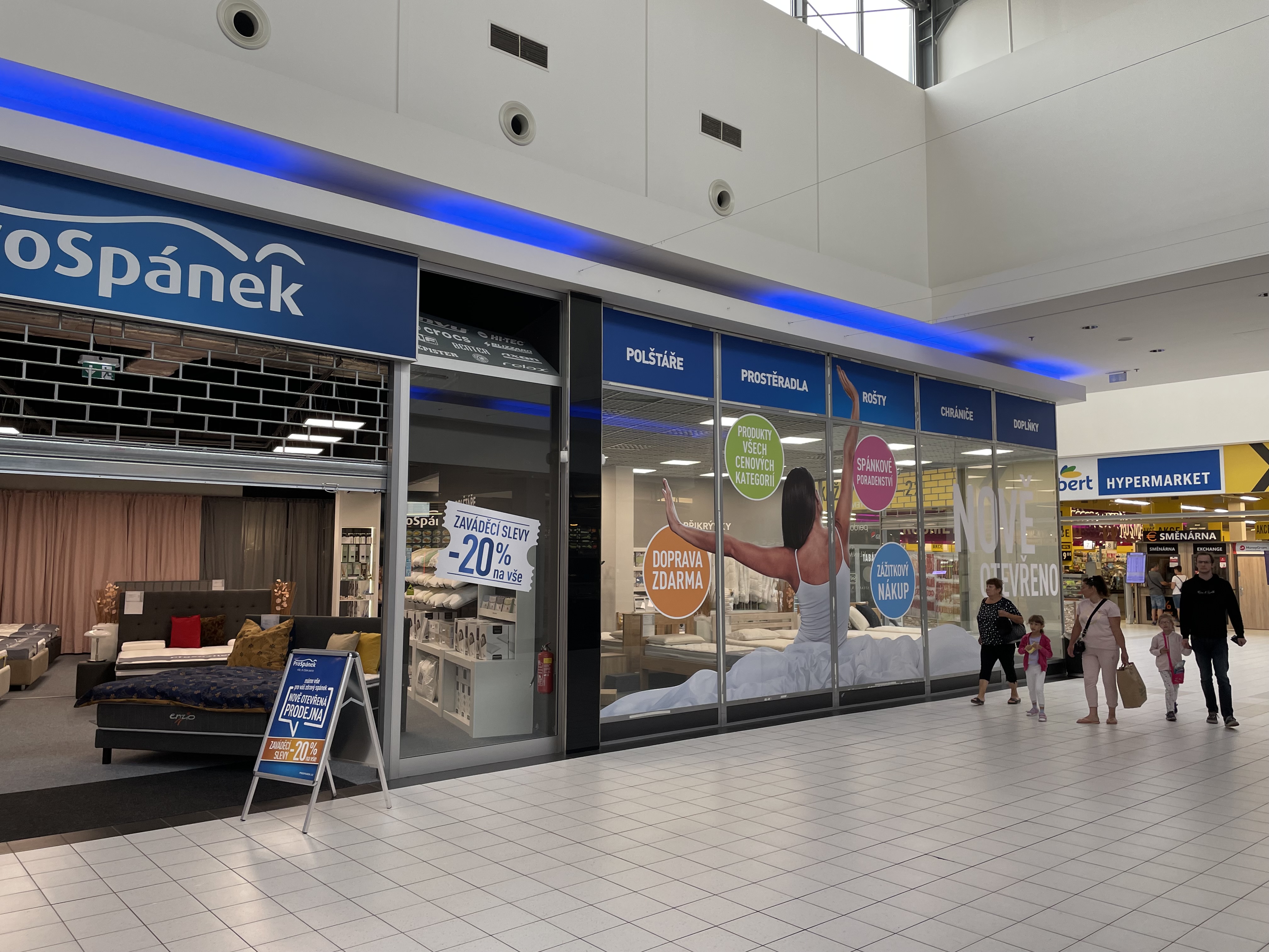 Obchodní centrum Rýnovka foto 4