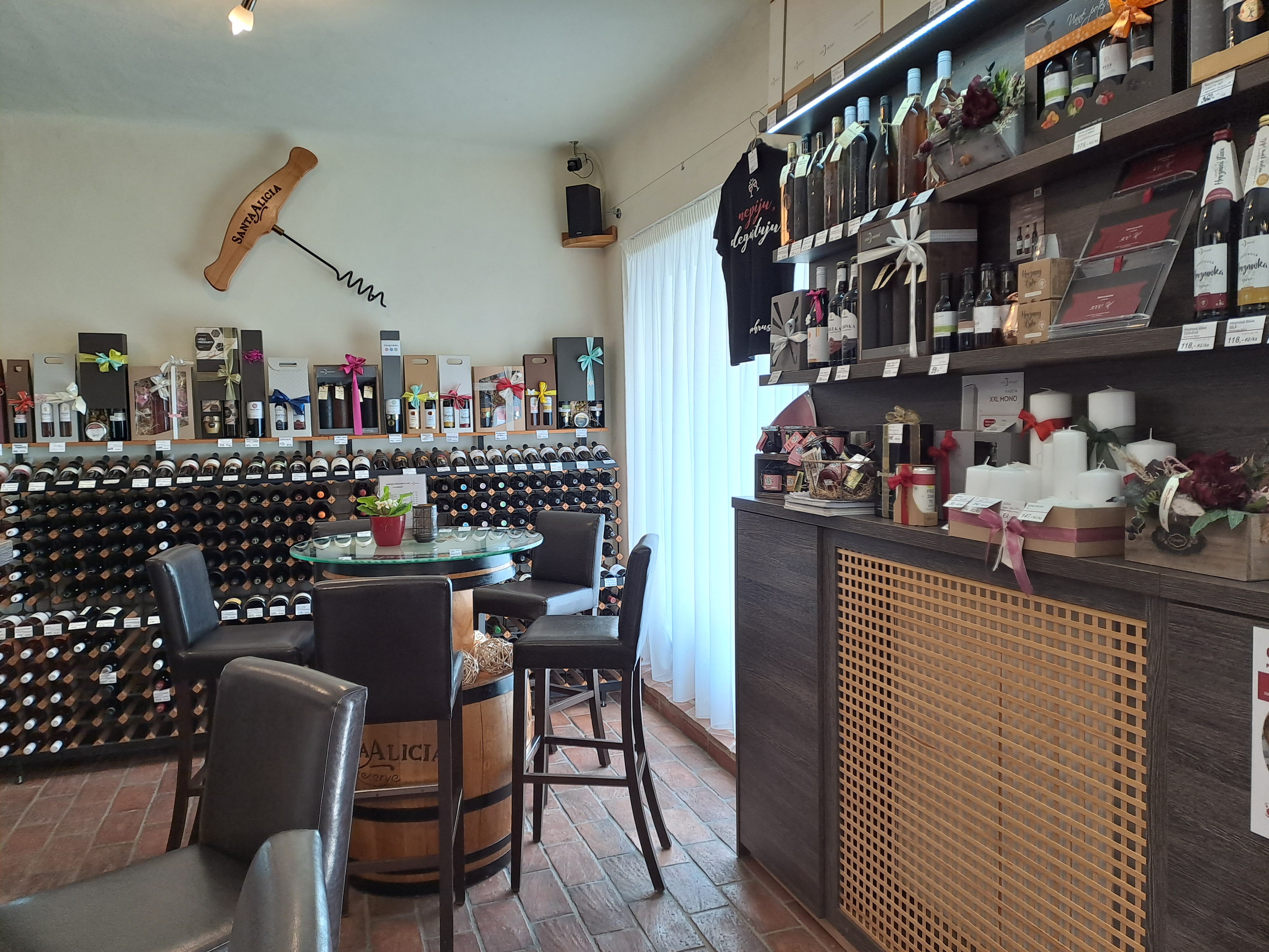 Vinotéka Víno Hruška Kladno foto 5