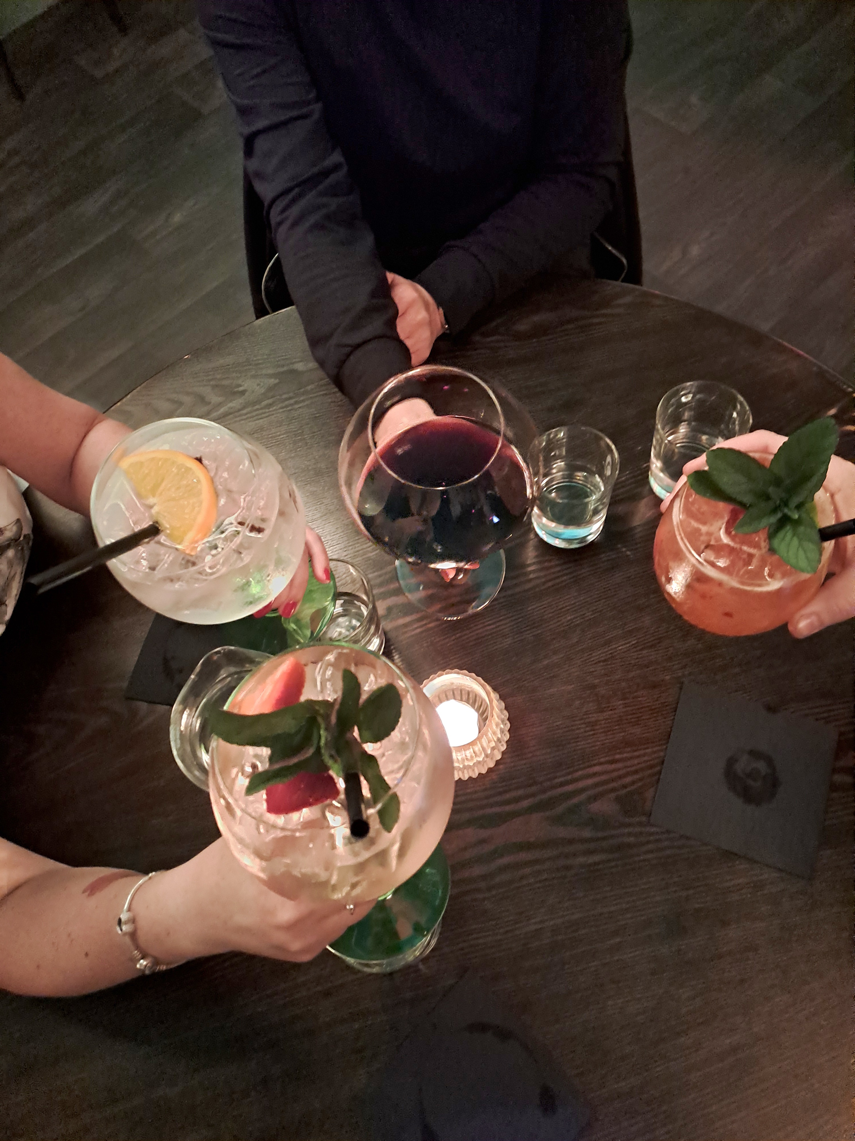 AUX bar foto 2