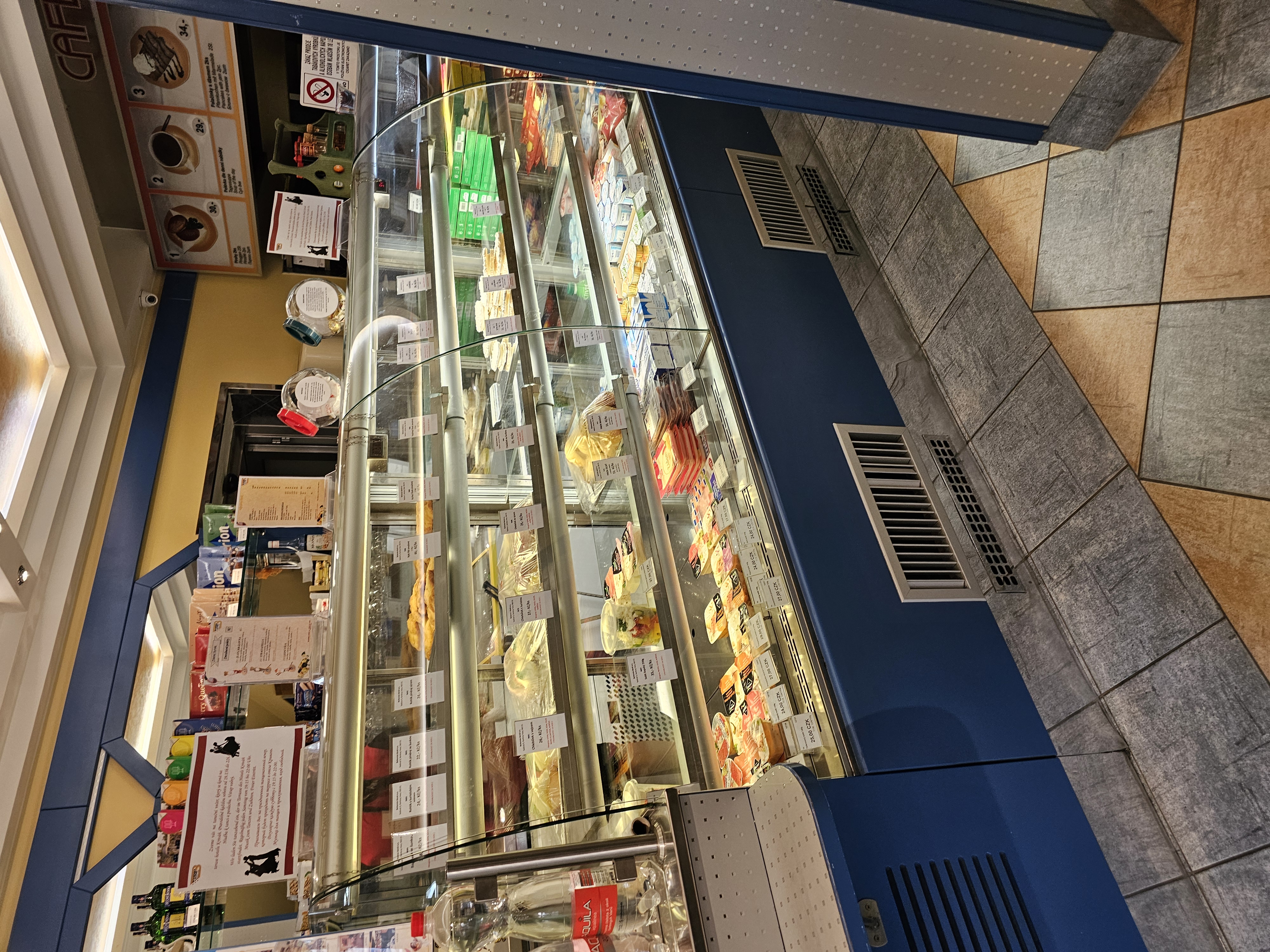 Kavárna a cukrárna MIX foto 6