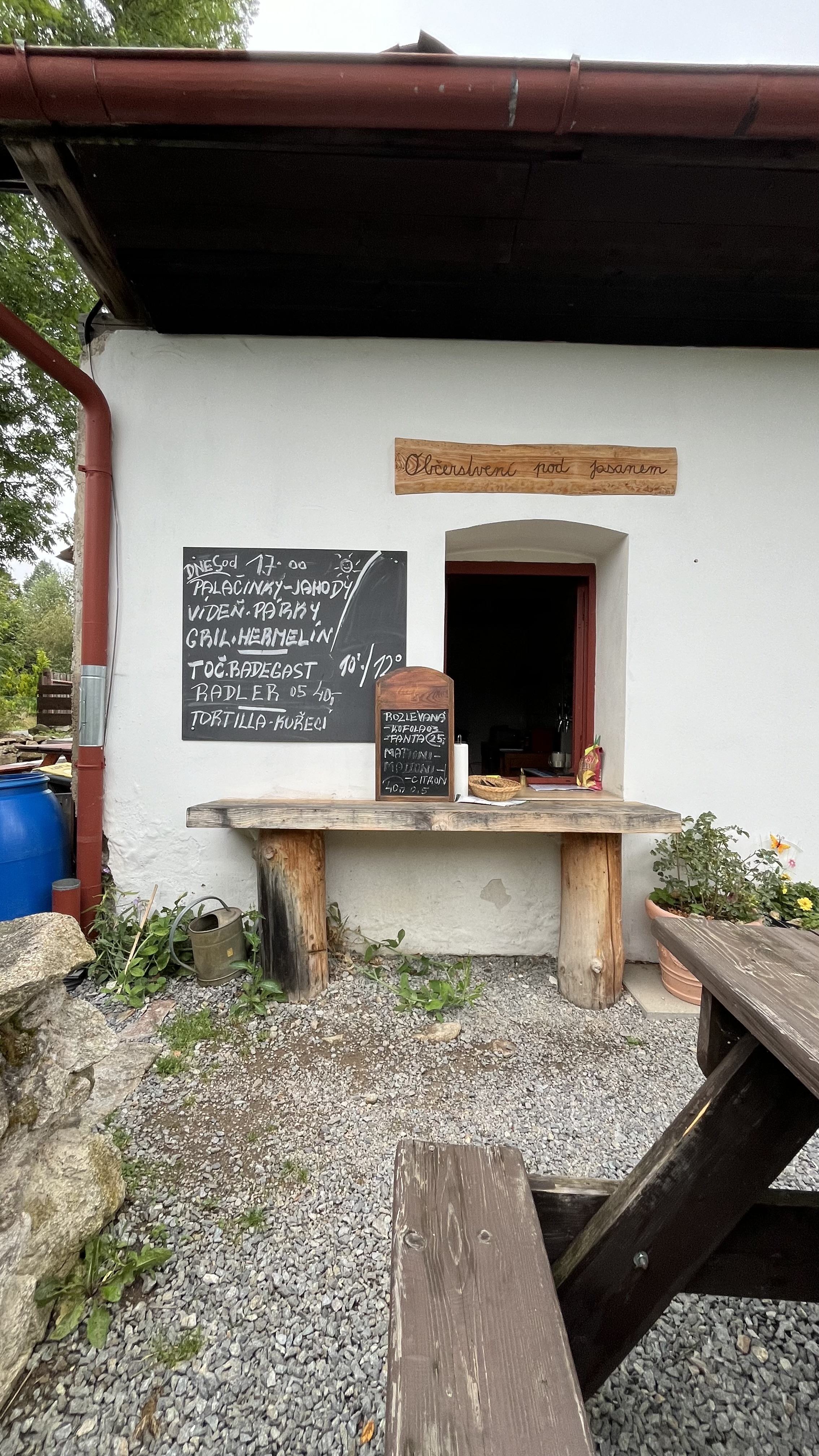 Občerstvení pod jasanem foto 2