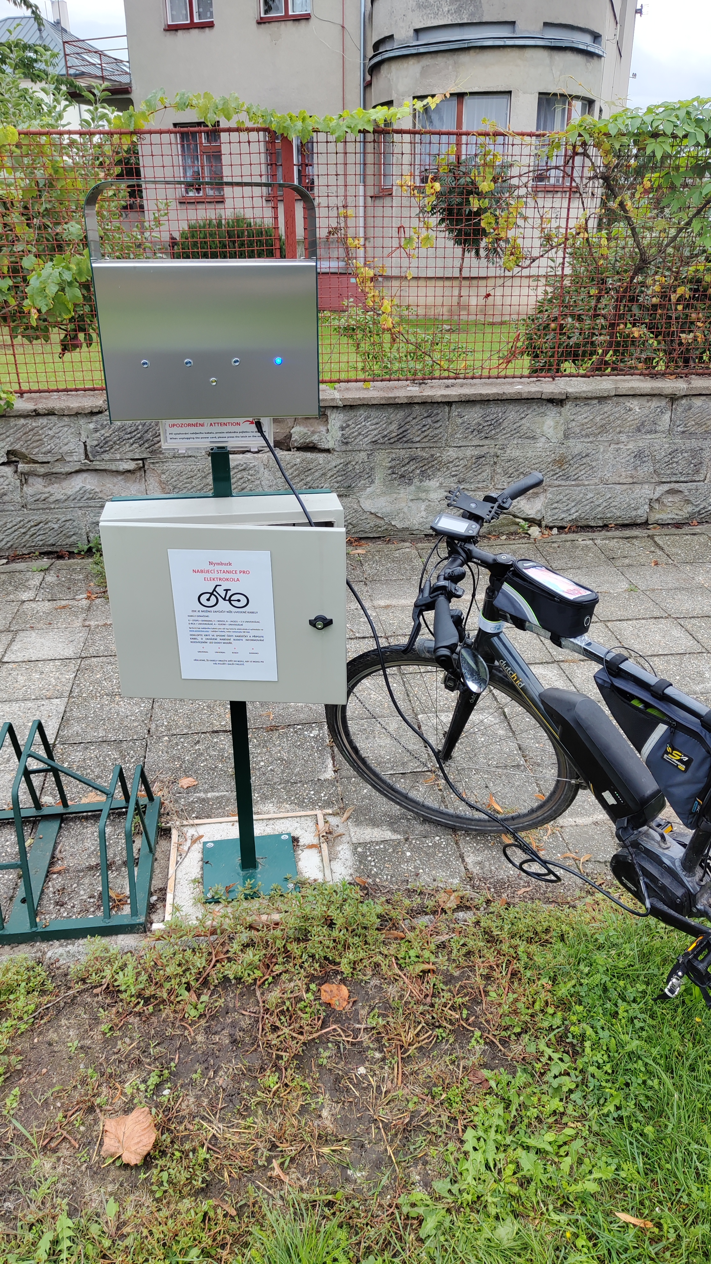 Nabíjecí stanice Na Bělidlech u Hrabalovy Vily foto 6