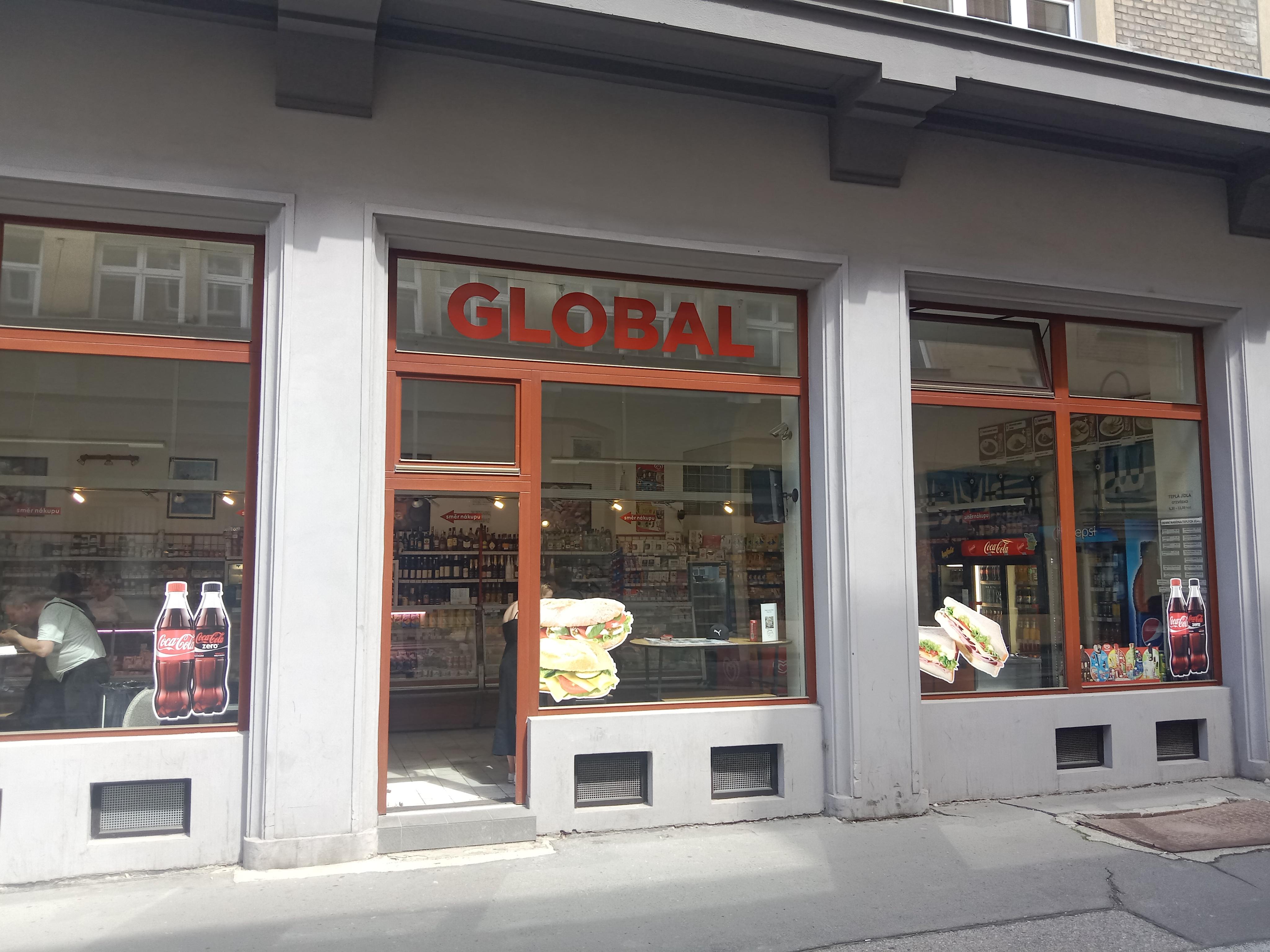 NÁKUPNÍ CENTRUM GLOBAL foto 3