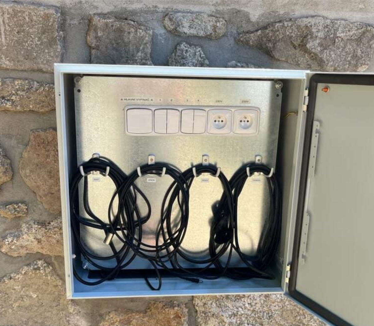 Nabíjecí stanice pro elektrokola Chalupa pod Landštejnem foto 3