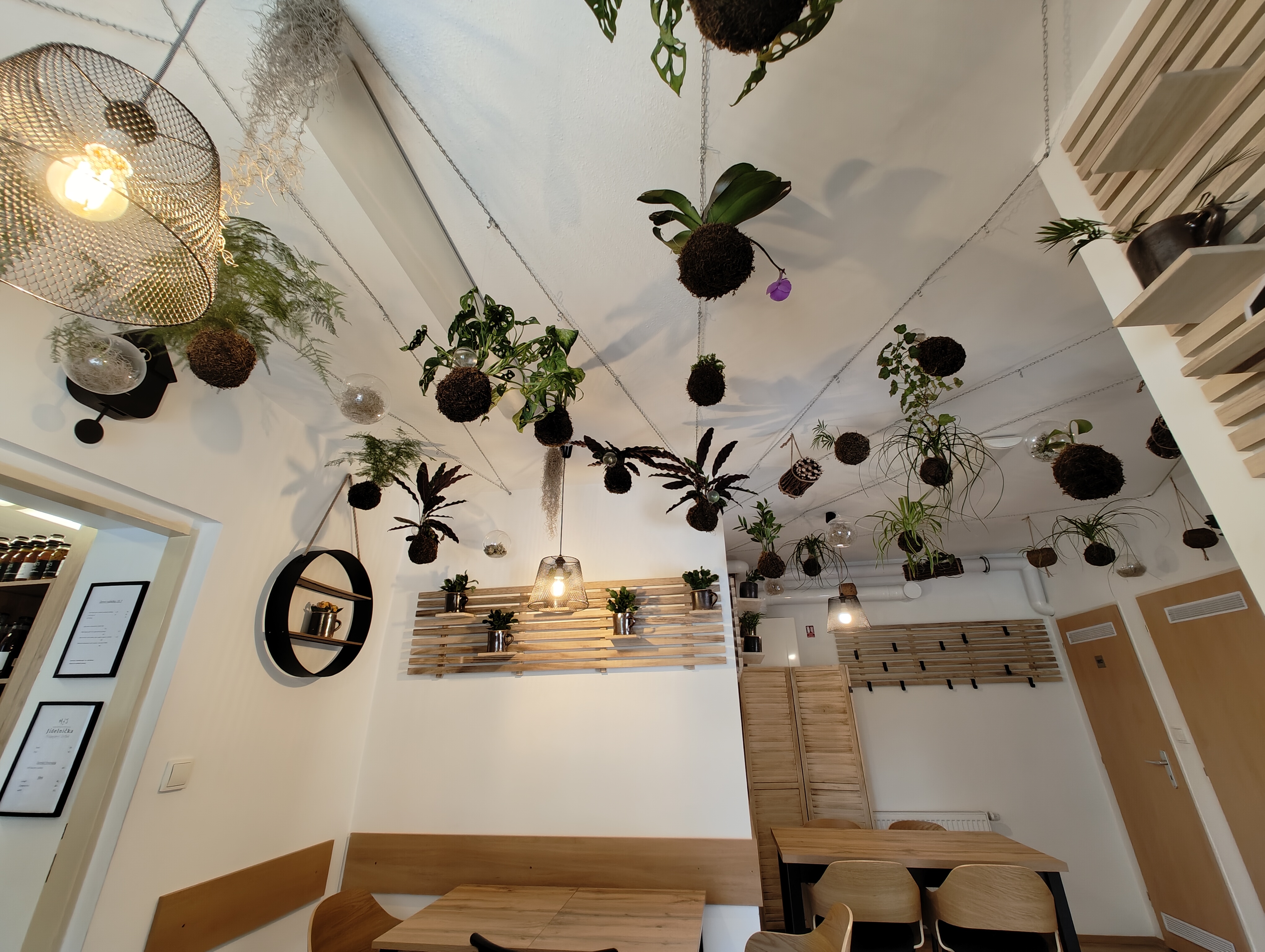 Jídelnička M&J foto 2