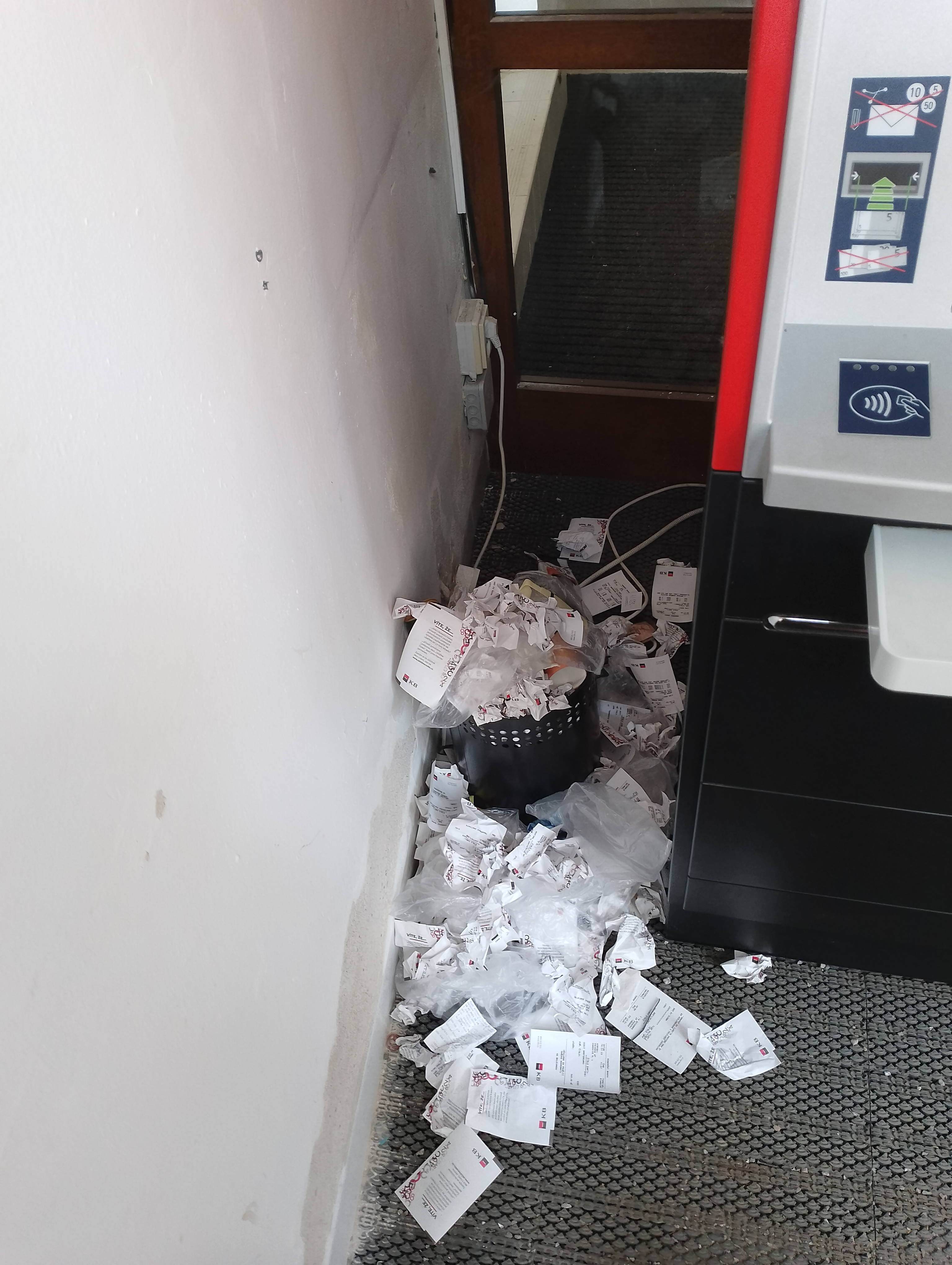 Bankomat Komerční banky foto 2