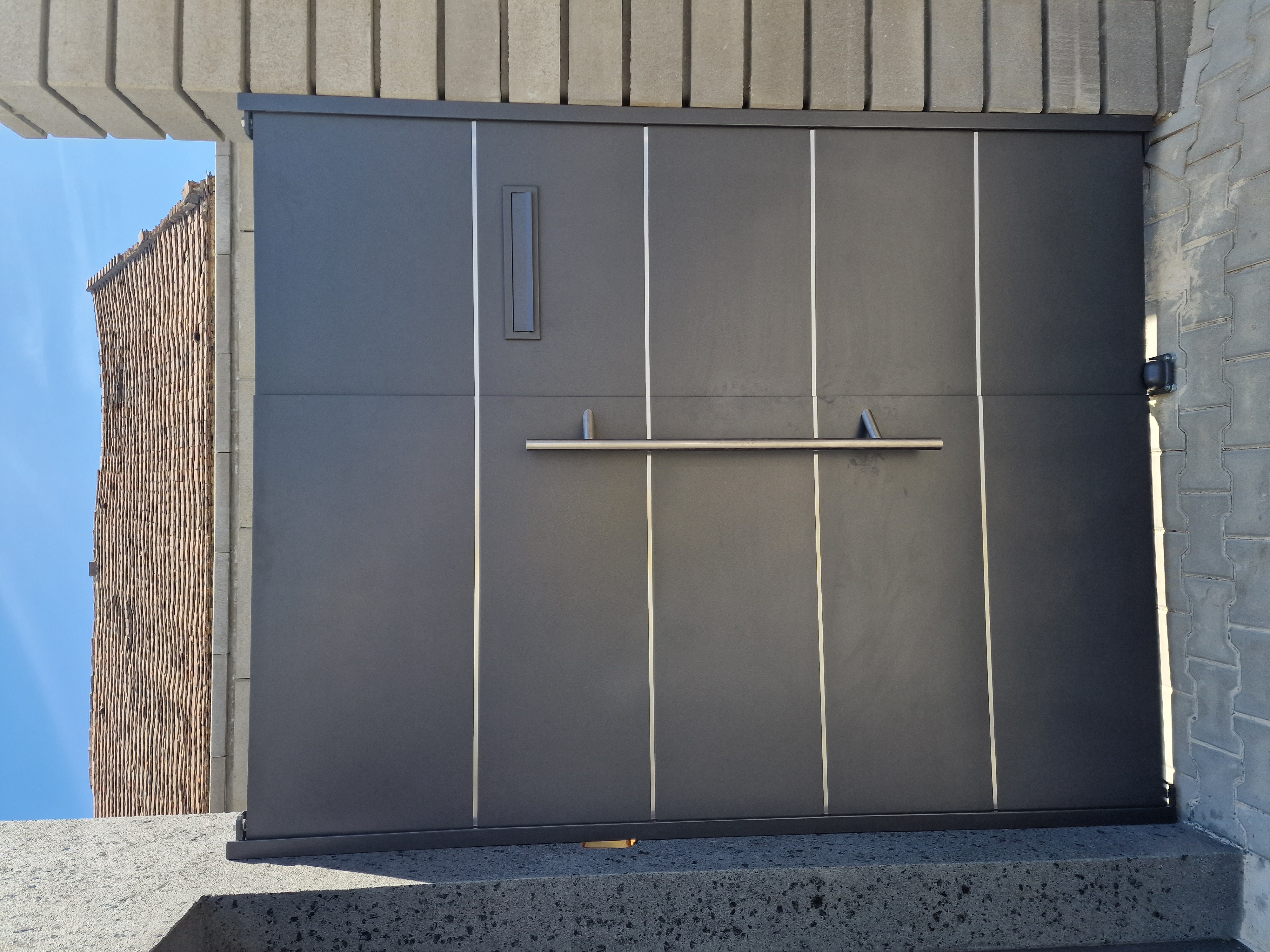 AluFe.cz - Garážová vrata a vjezdové brány foto 5