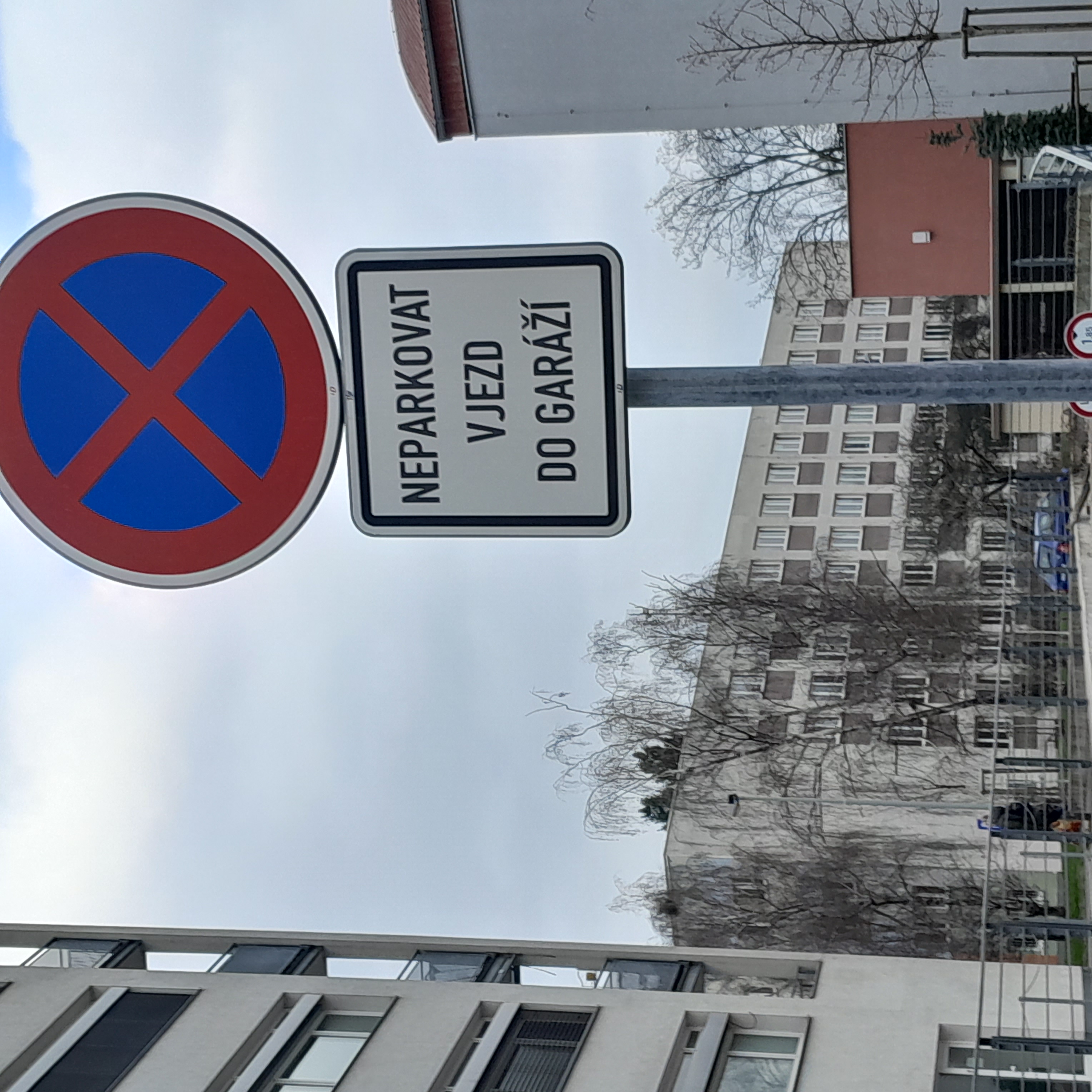 Úřad městské části Praha 18 foto 3