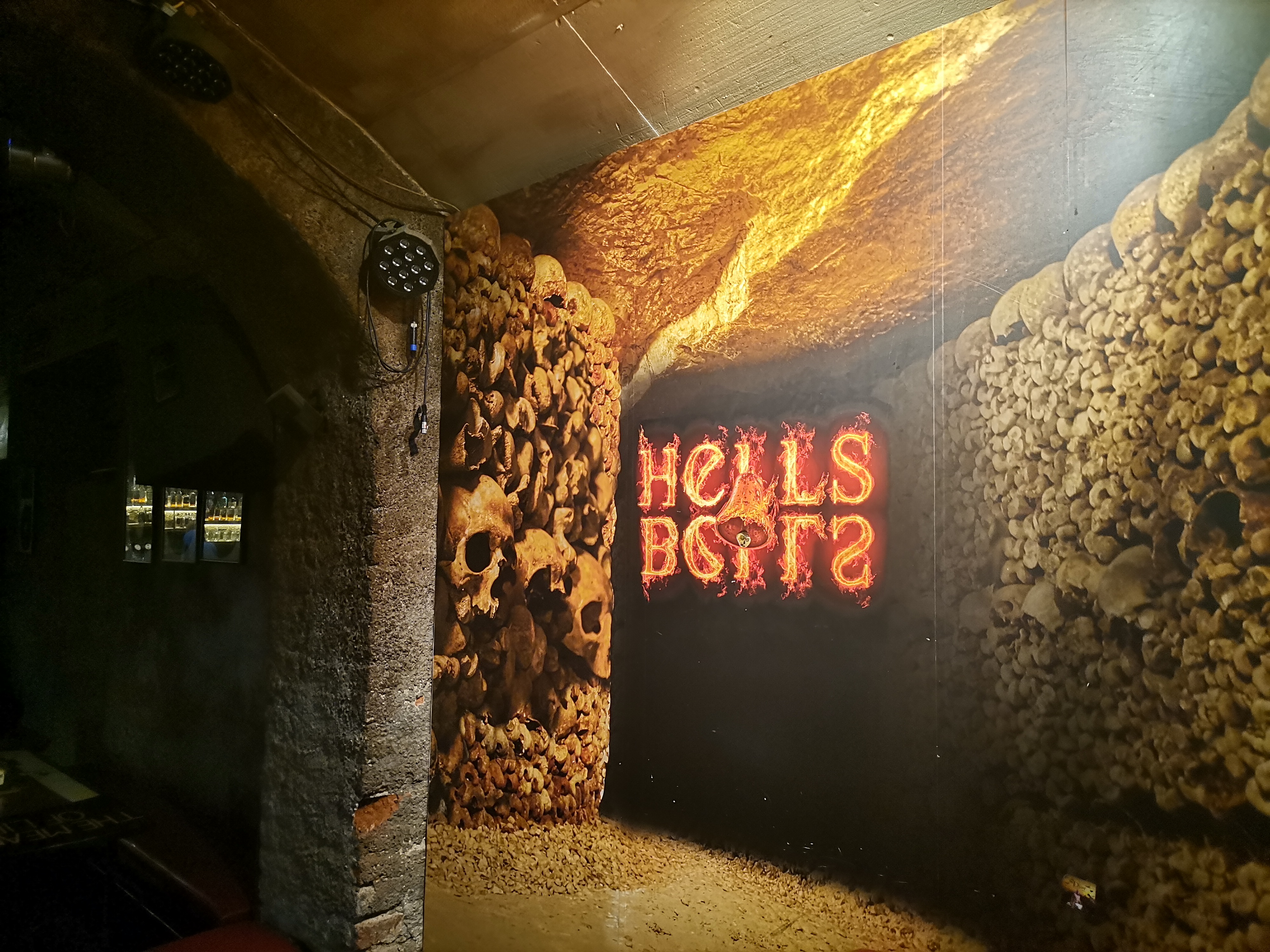 Hells Bells foto 2