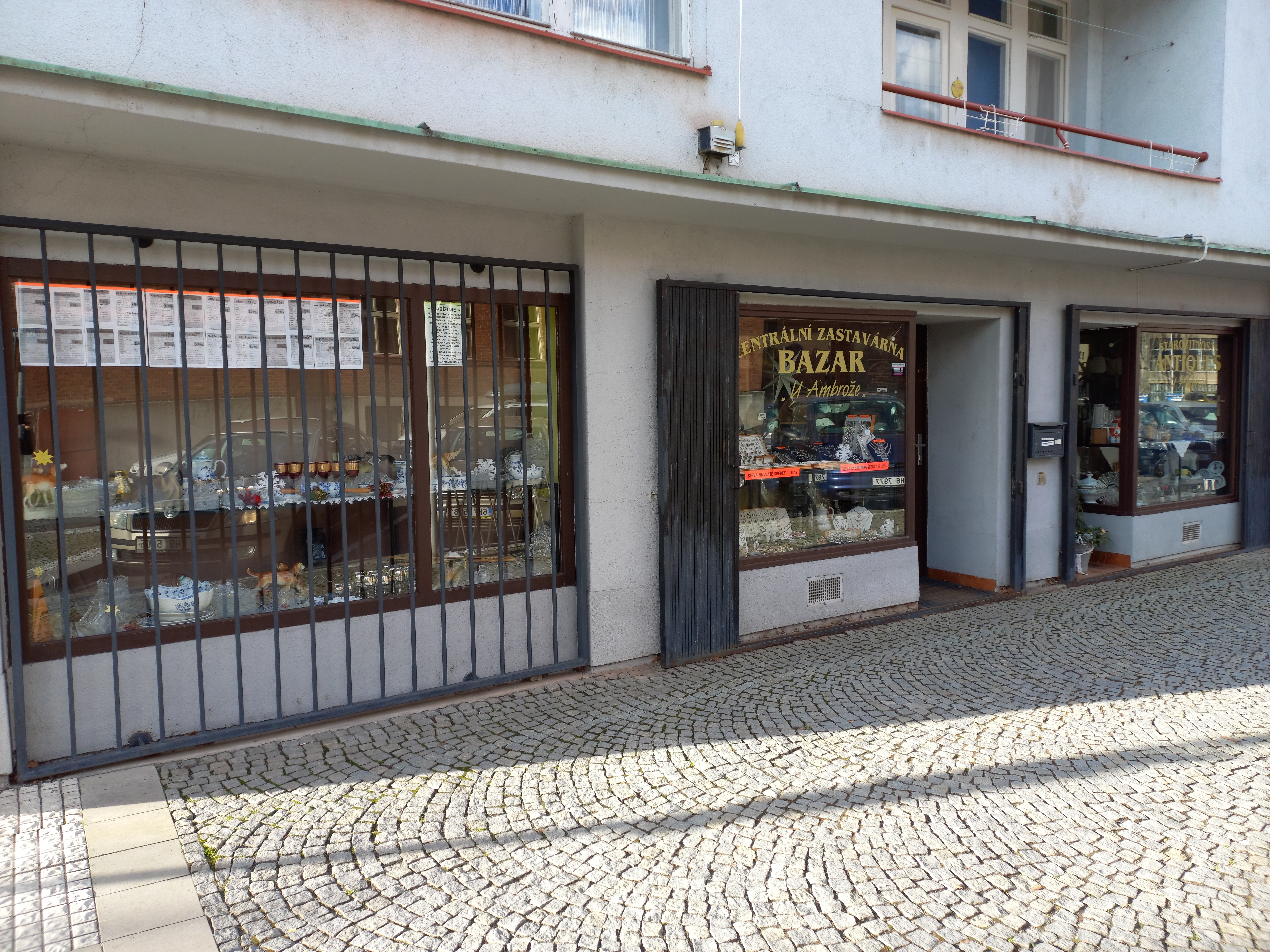 Centrální zastavárna, bazar a starožitnosti "U AMBROŽE" foto 3