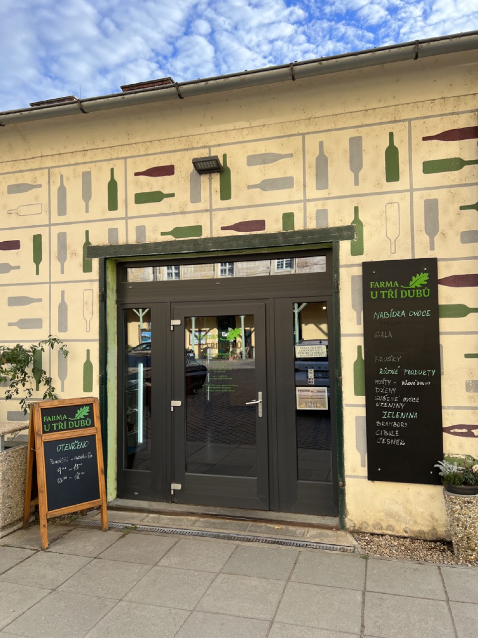 FARMA U TŘÍ DUBŮ foto 2
