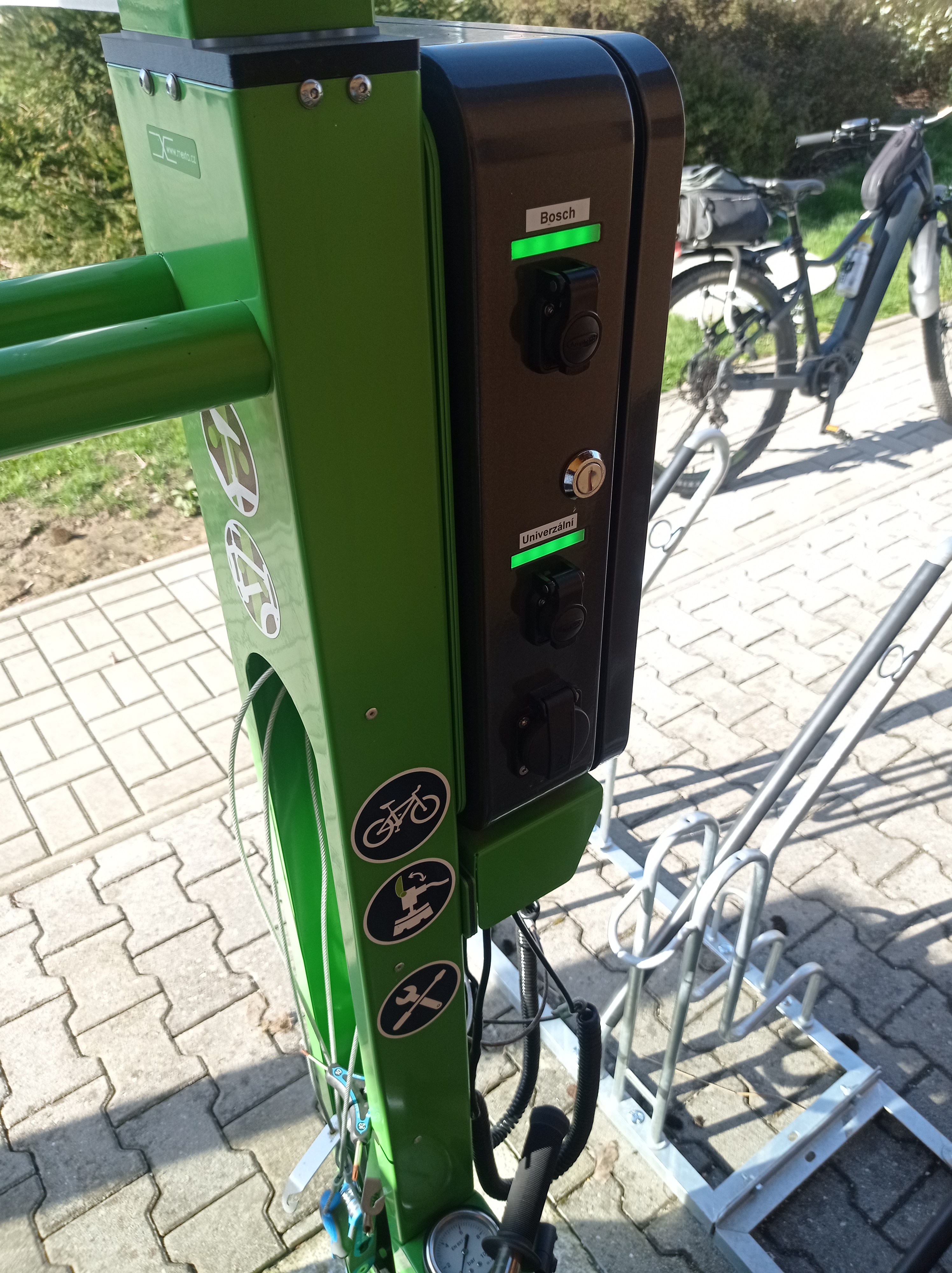 Nabíjecí stanice pro elektrokola foto 3