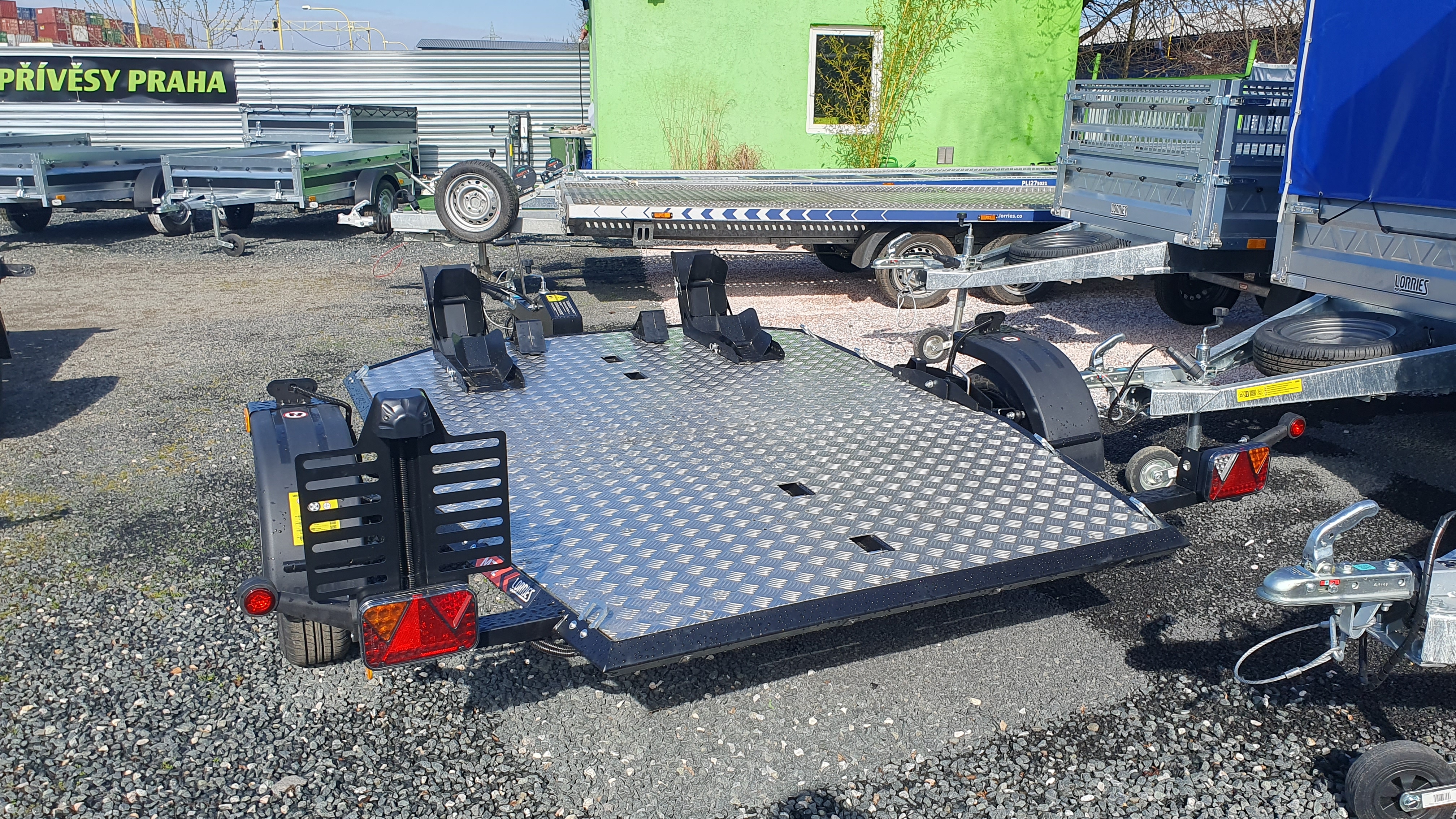 Přívěsy Praha foto 6