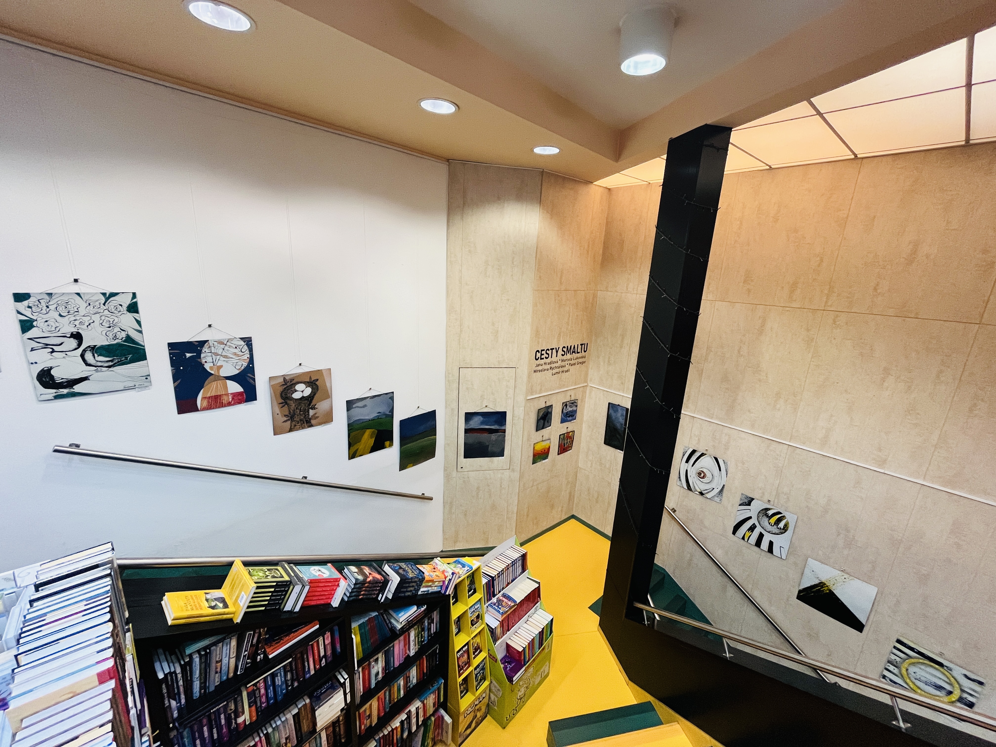 KAPITOLA Knihkupectví foto 5