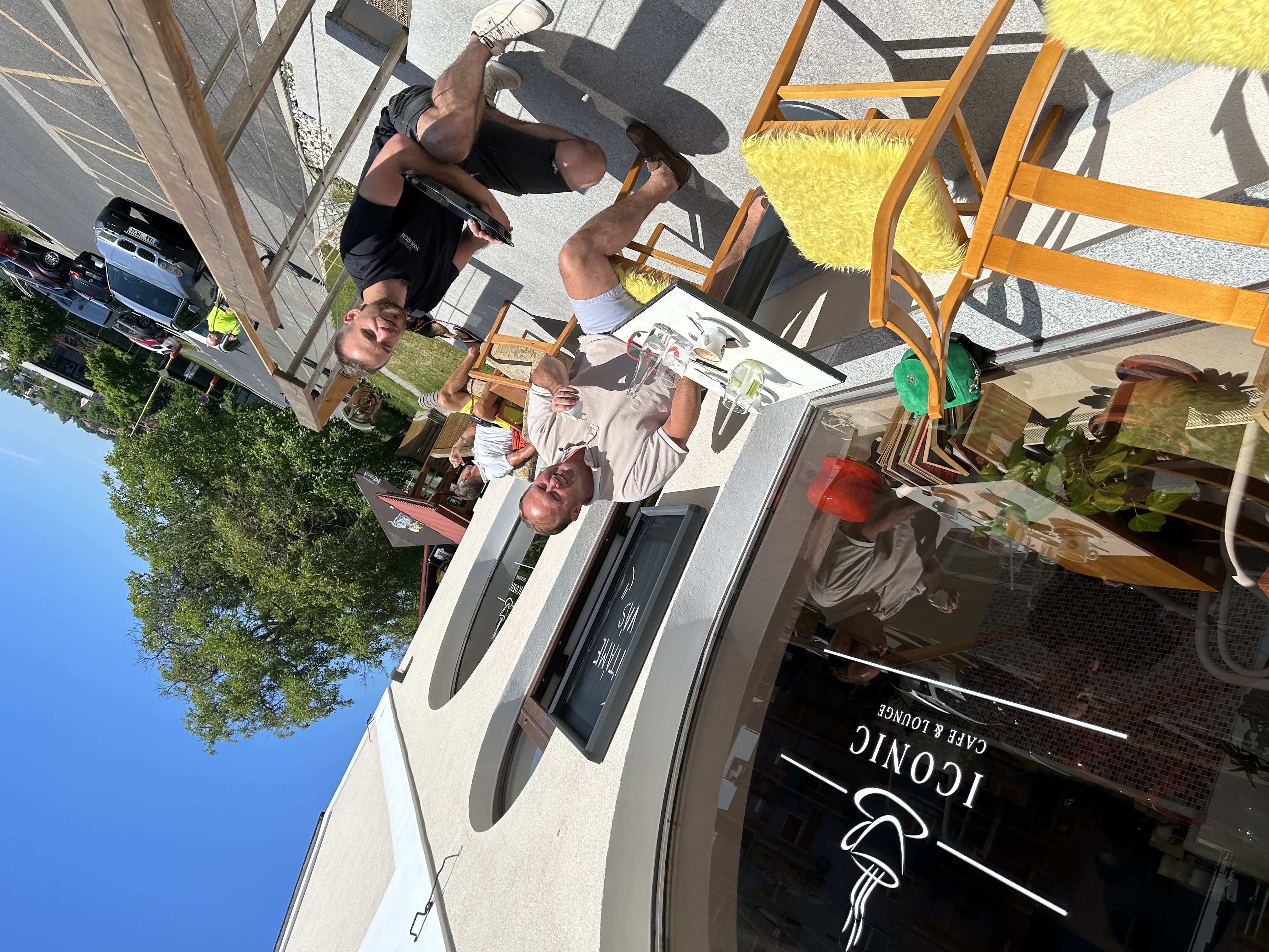 Iconic | cafe & lounge foto 5