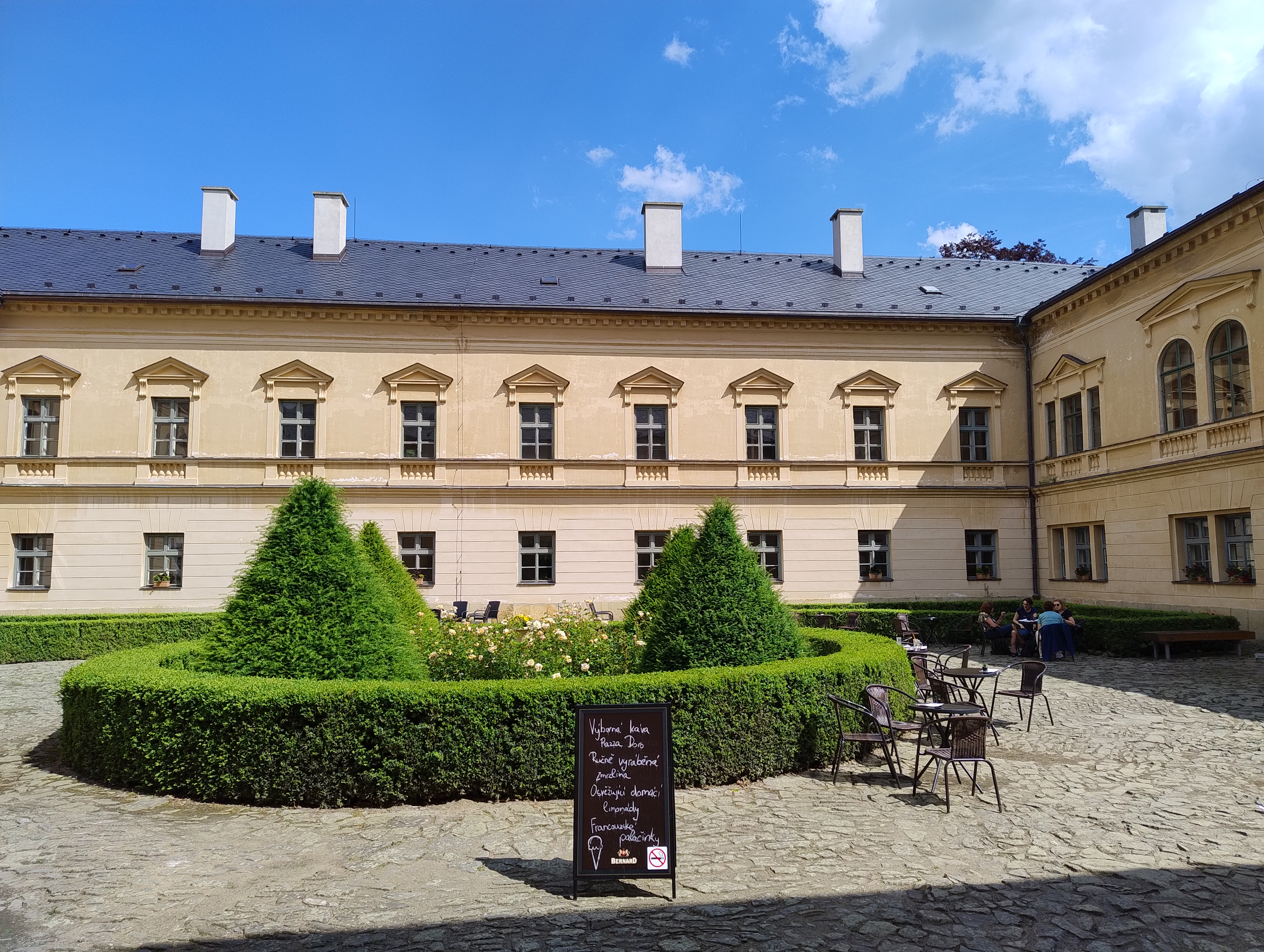 Zámecká kavárna U Radlaufa a Amaleyi foto 3